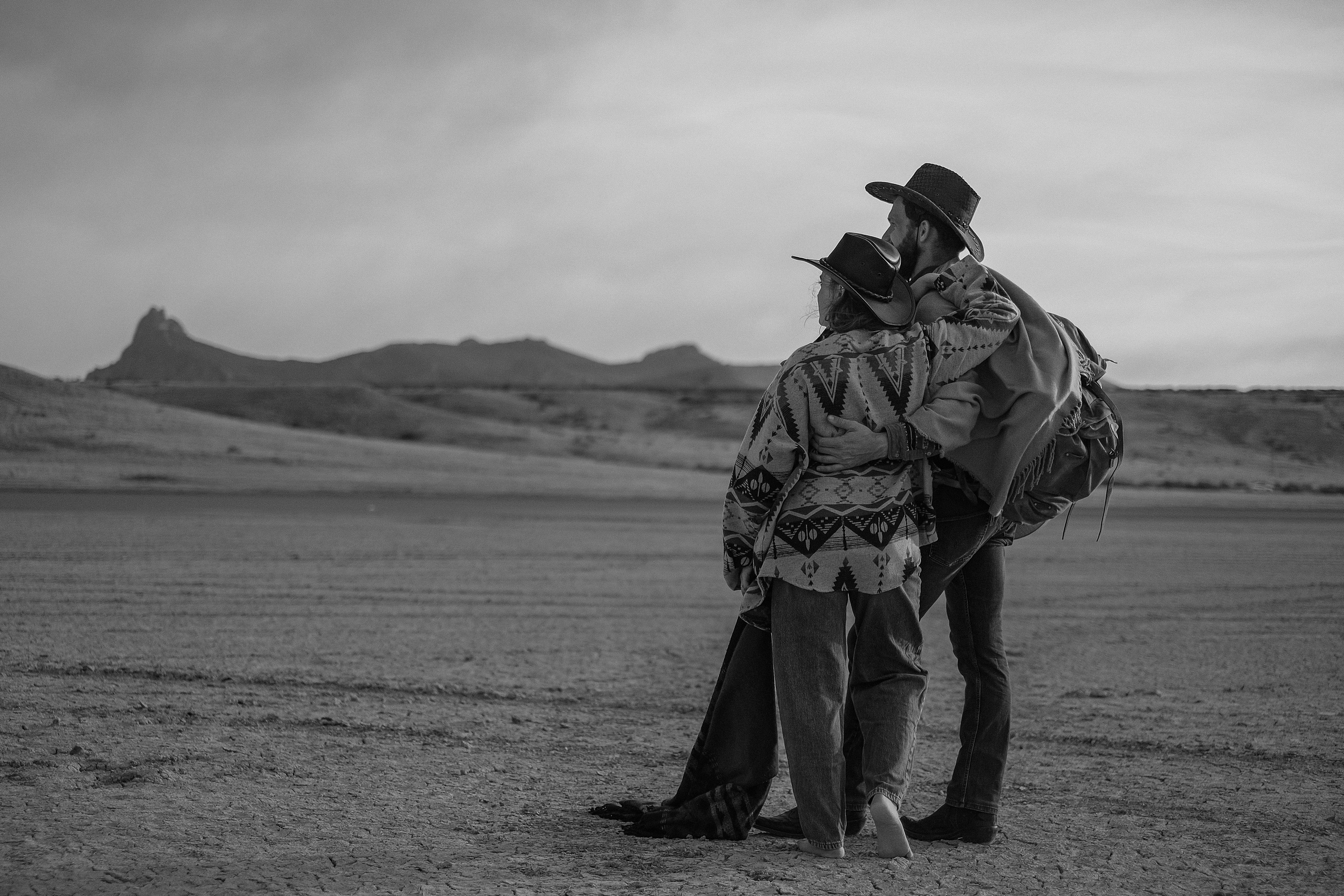 История любви. Дикий запад, ковбойские фильм, лихие ребята, прошлые века, wild west. Профессиональная фотосъемка в Крыму. Натуральные эмоции и живые кадры. Забронируйте дату прямо сейчас!