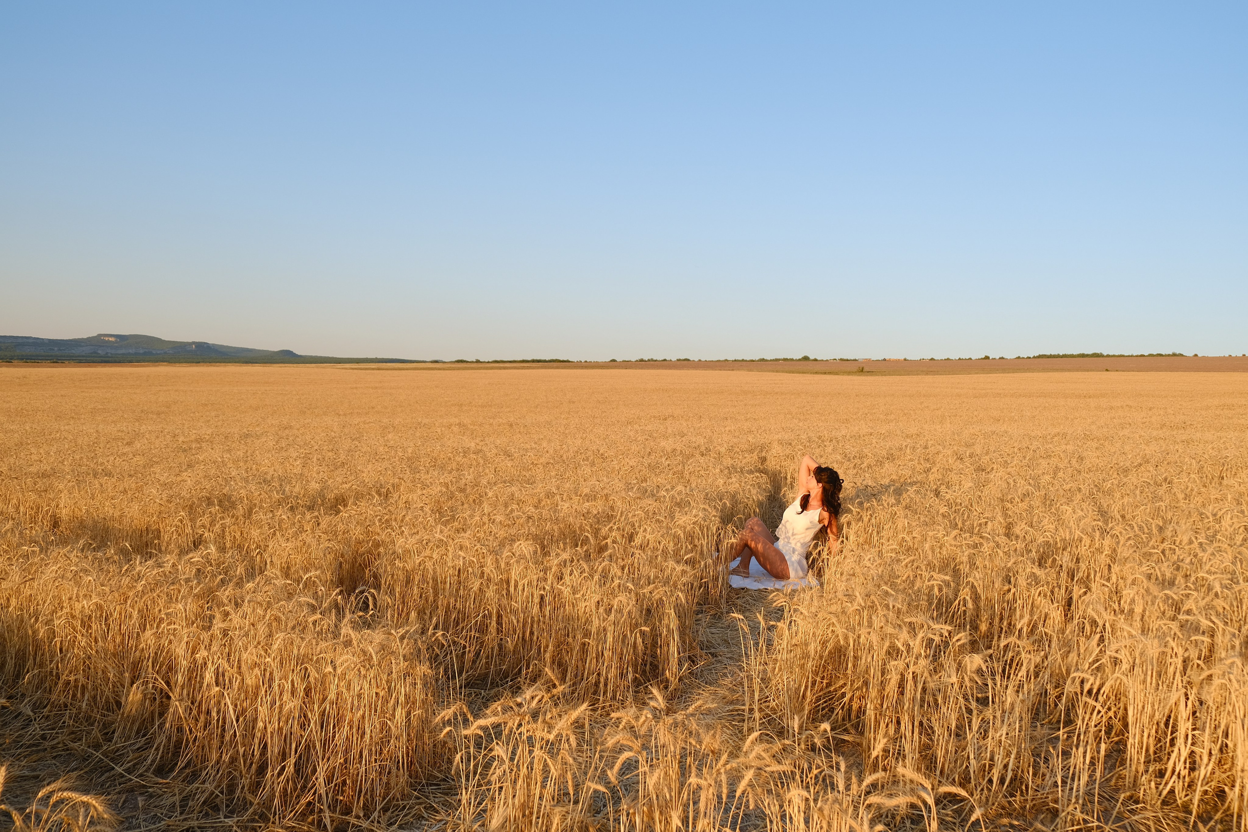Фотосессия в садах: Персик, лаванда, мак, виноград, подсолнух, ромашка, сирень и др. Профессиональная фотосъемка в Крыму. Натуральные эмоции и живые кадры. Забронируйте дату прямо сейчас!