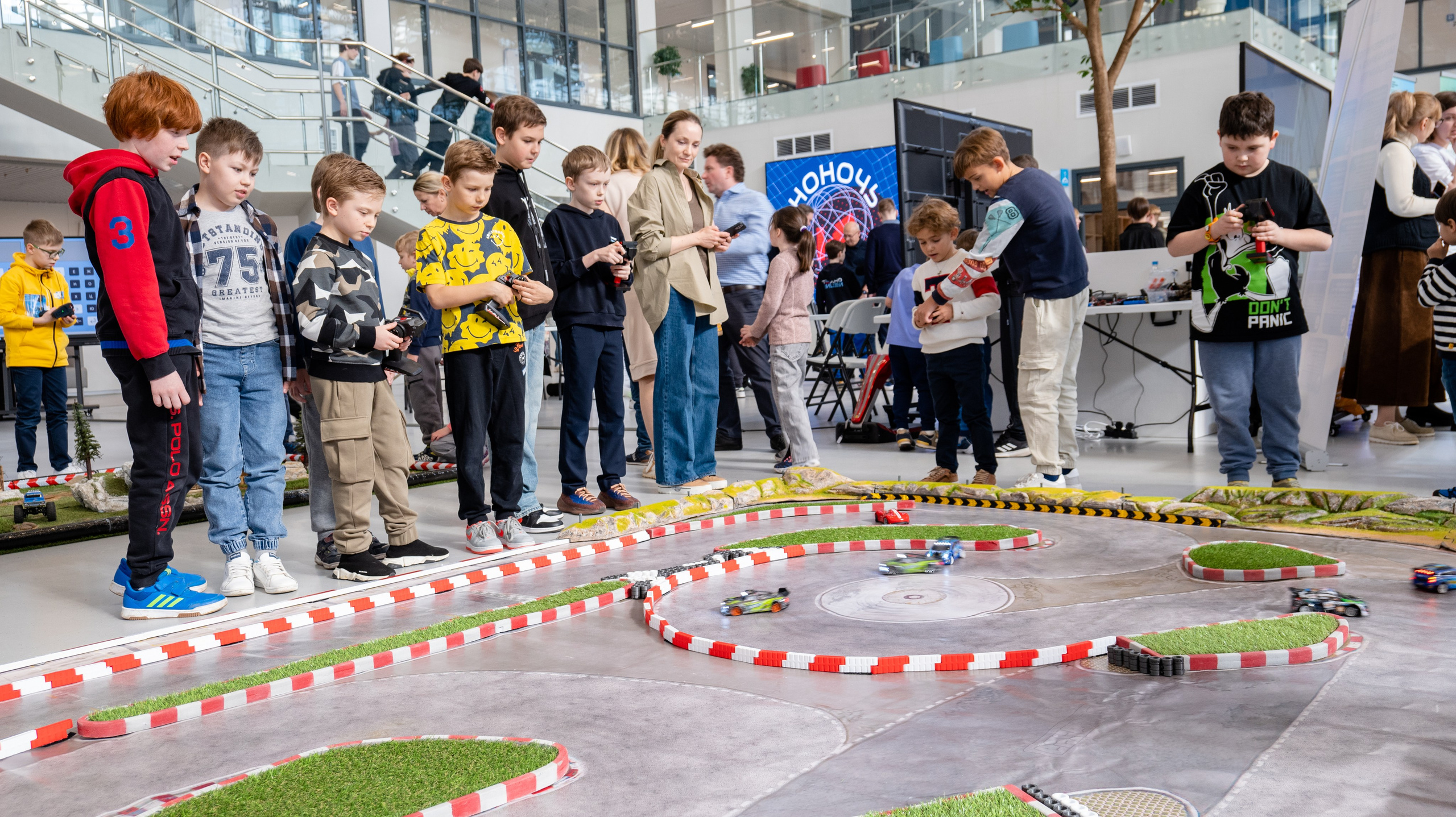 Репортажная съемка, мероприятия. Фотограф и видеограф в Москве Александр Вандышев