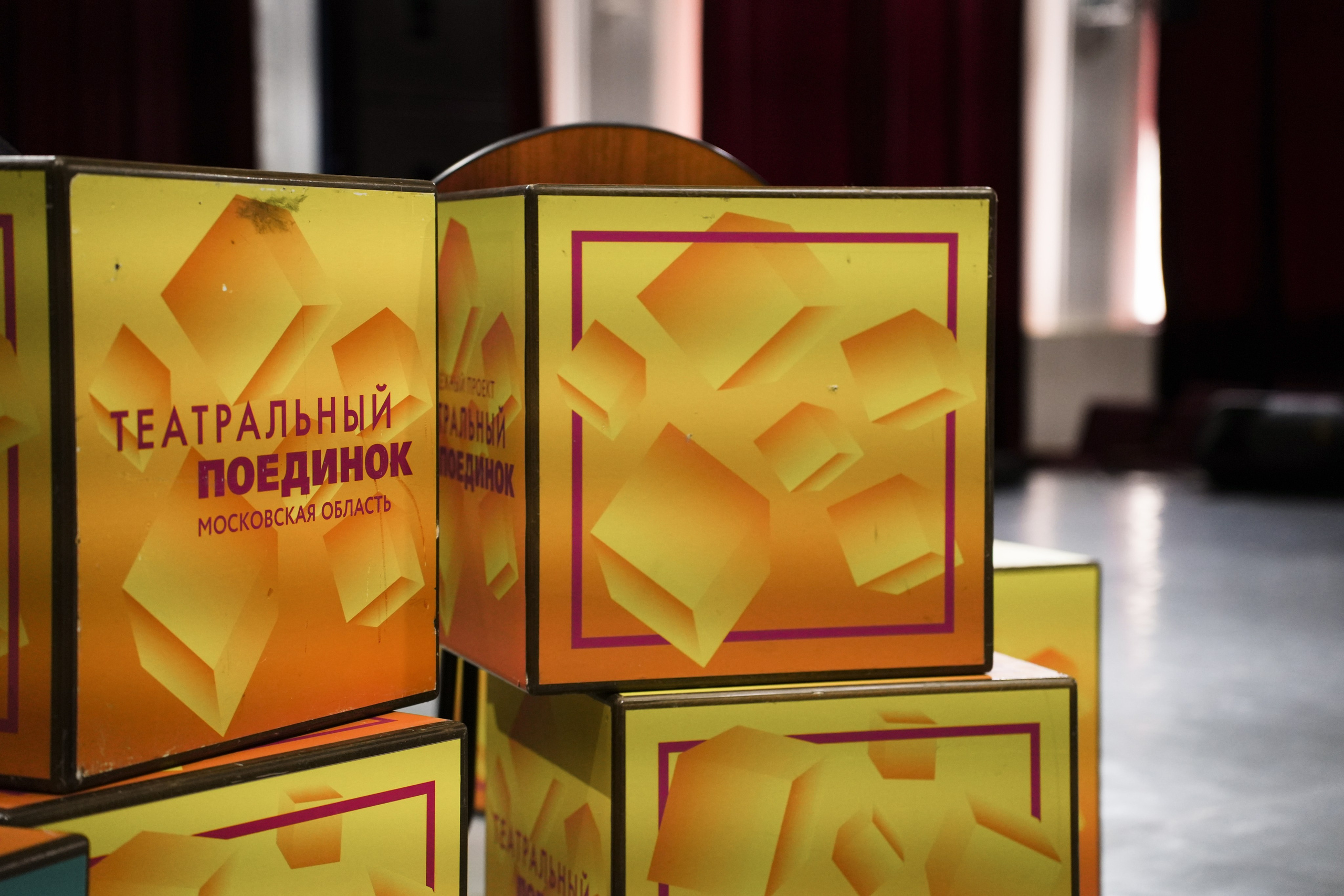 Театр. Анна Жукова — Режиссёр кино и цирка, сценарист, фотограф