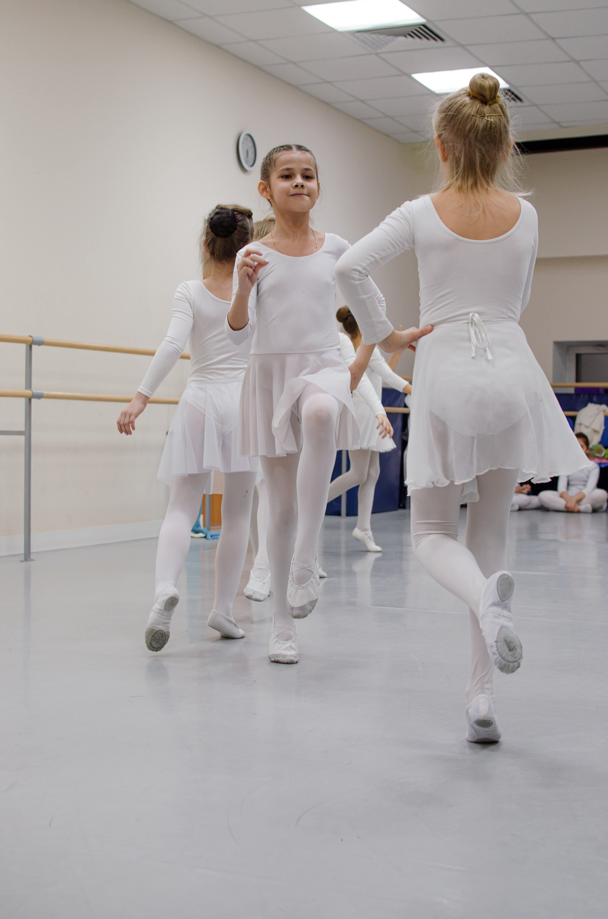 Хореографический коллектив «Русская тройка». Открытый урок младшей группы. Портретный и репортажный фотограф в Санкт-Петербурге Варвара Жукова