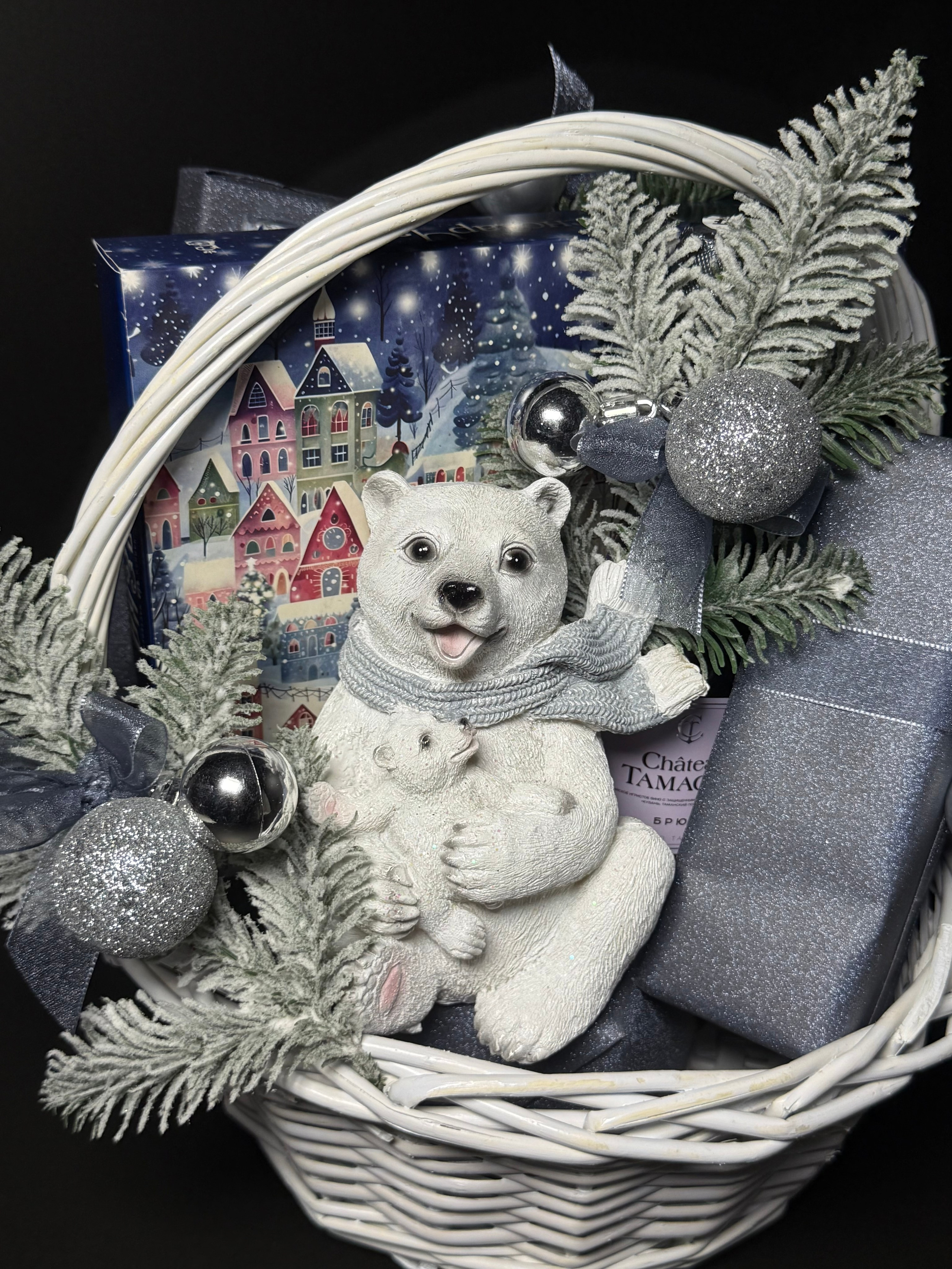 Новогодняя корзина. Студия подарочных наборов «Владия»