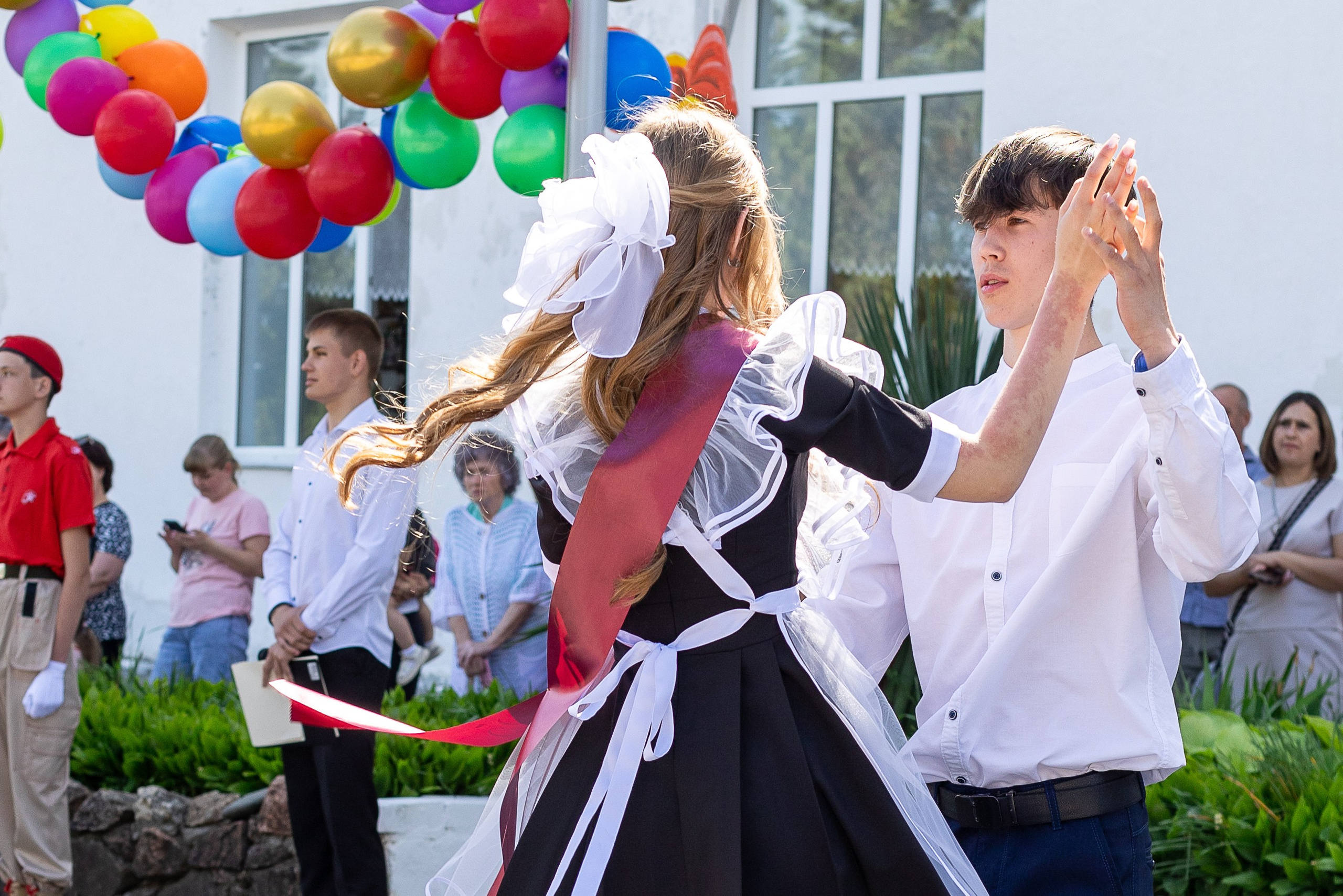 Последний звонок. Выпускные альбомы Майкоп, Краснодар Елена Золотарева