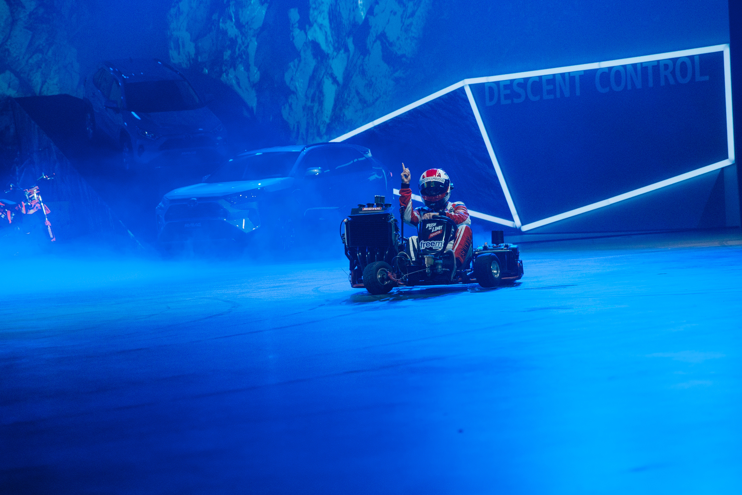 TOYOTA RAV 4. Портфолио свадебного фотографа. Роман Каргаполов