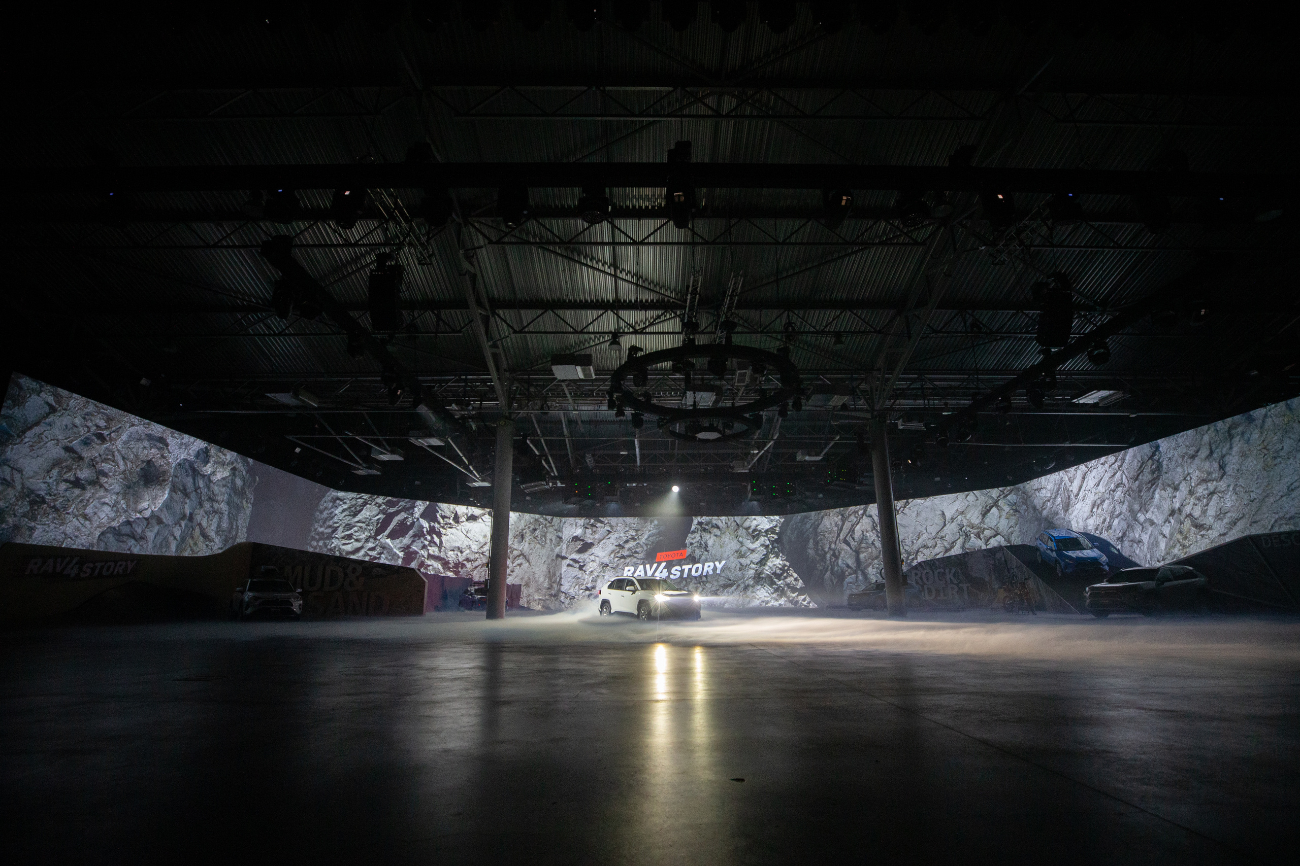 TOYOTA RAV 4. Портфолио свадебного фотографа. Роман Каргаполов