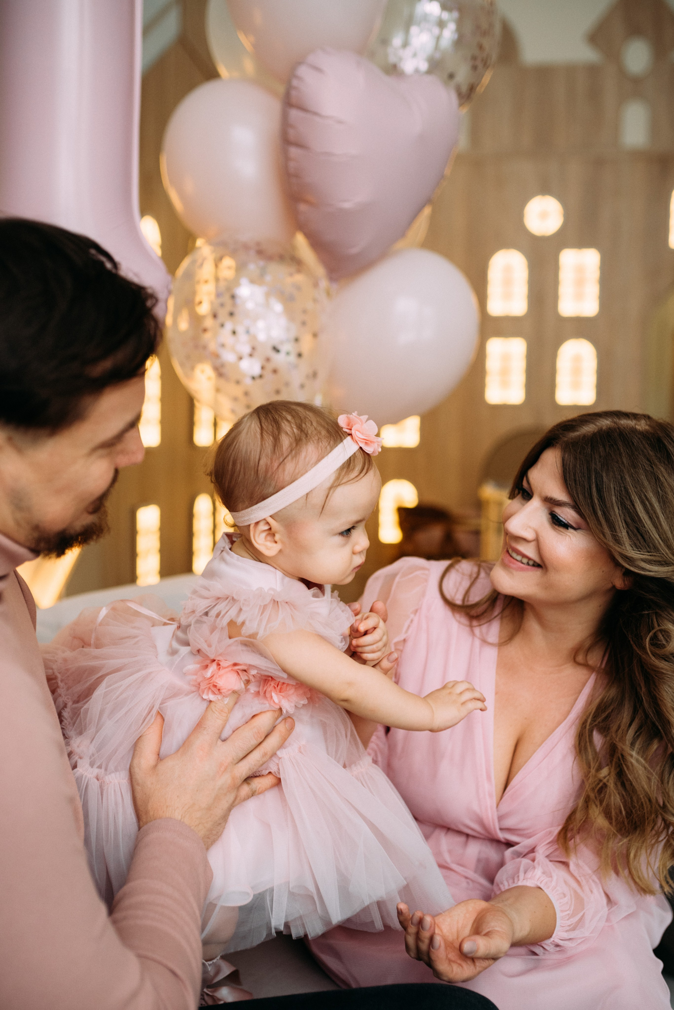 Анна, Мишель, Виктор — годовасие в студии