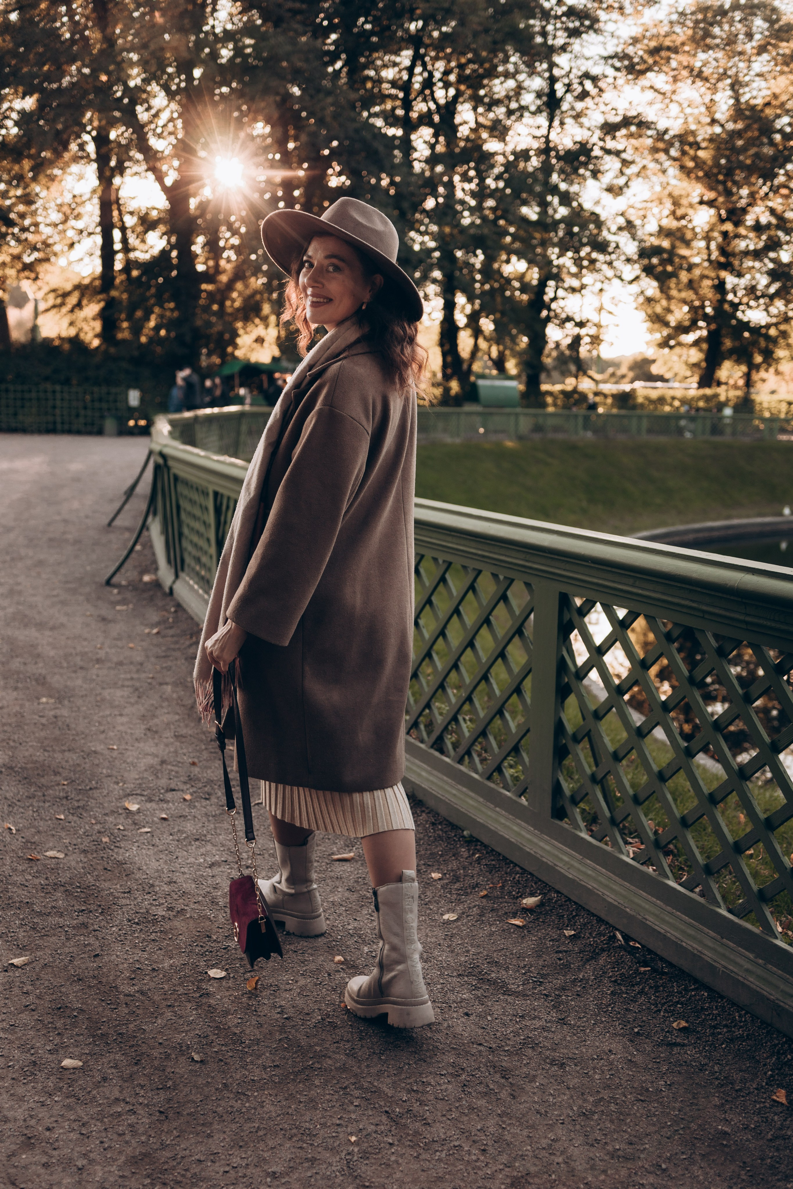 Женская осенняя фотосессия в Летнем саду. Семейный и детский фотограф в Санкт-Петербурге Павлова Елена