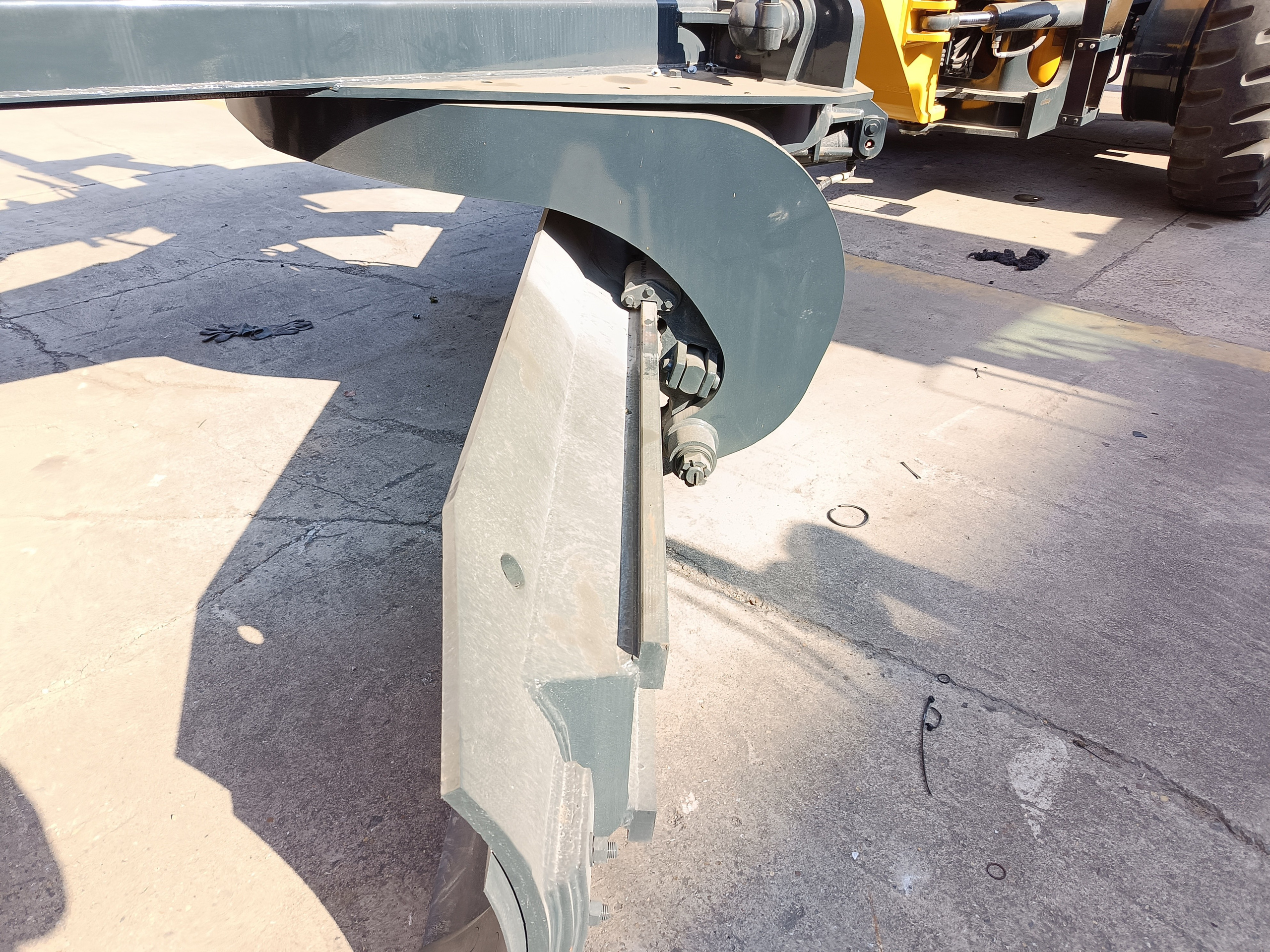 Фото грейдер Beezone G732Т (B26TMG-A). Продажа и обслуживание грузовой техники и спецтехники в г. Новосибирск компания СТИ