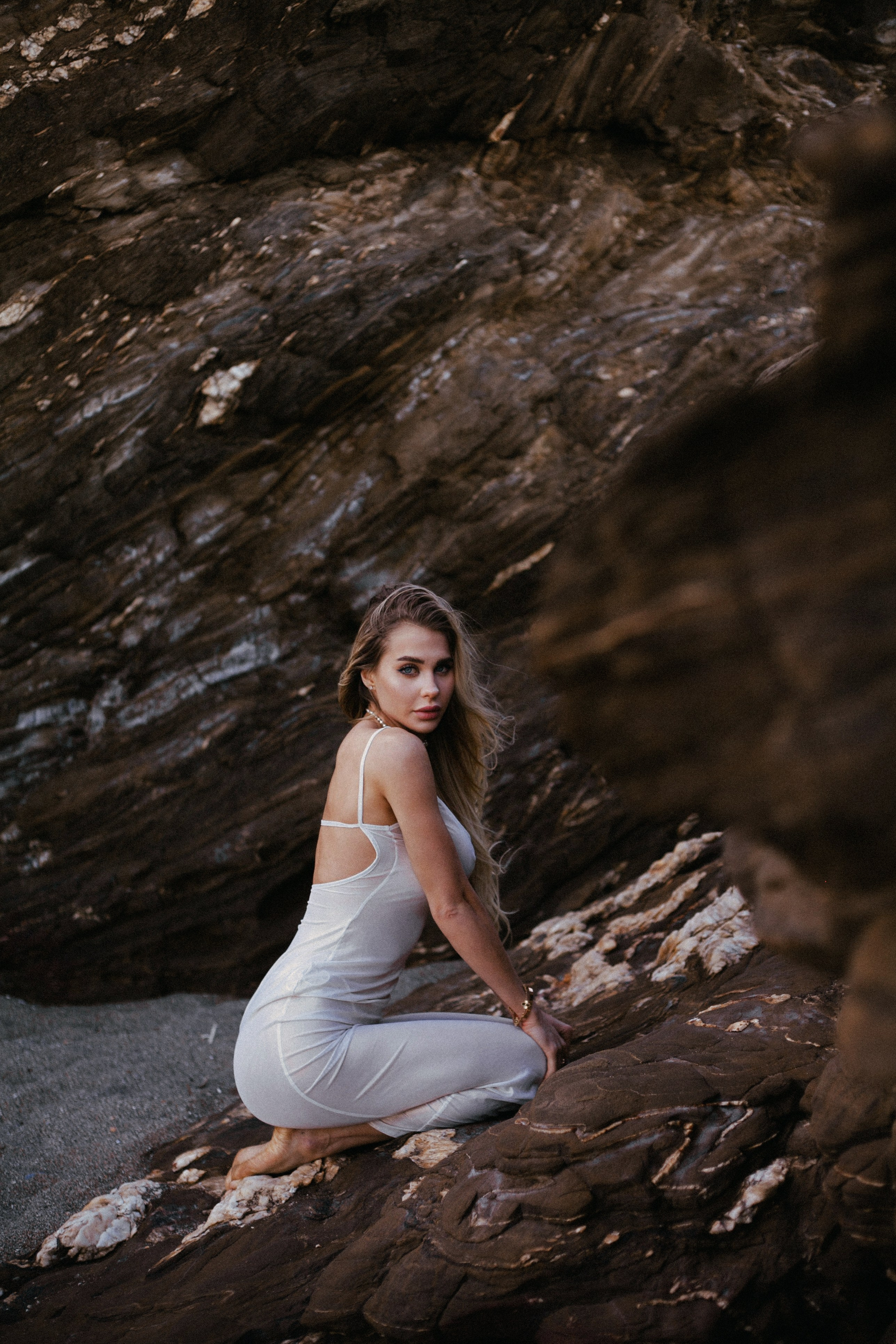 Alena & Black stones. ANNA KUDRINA PHOTOGRAPHY Russia