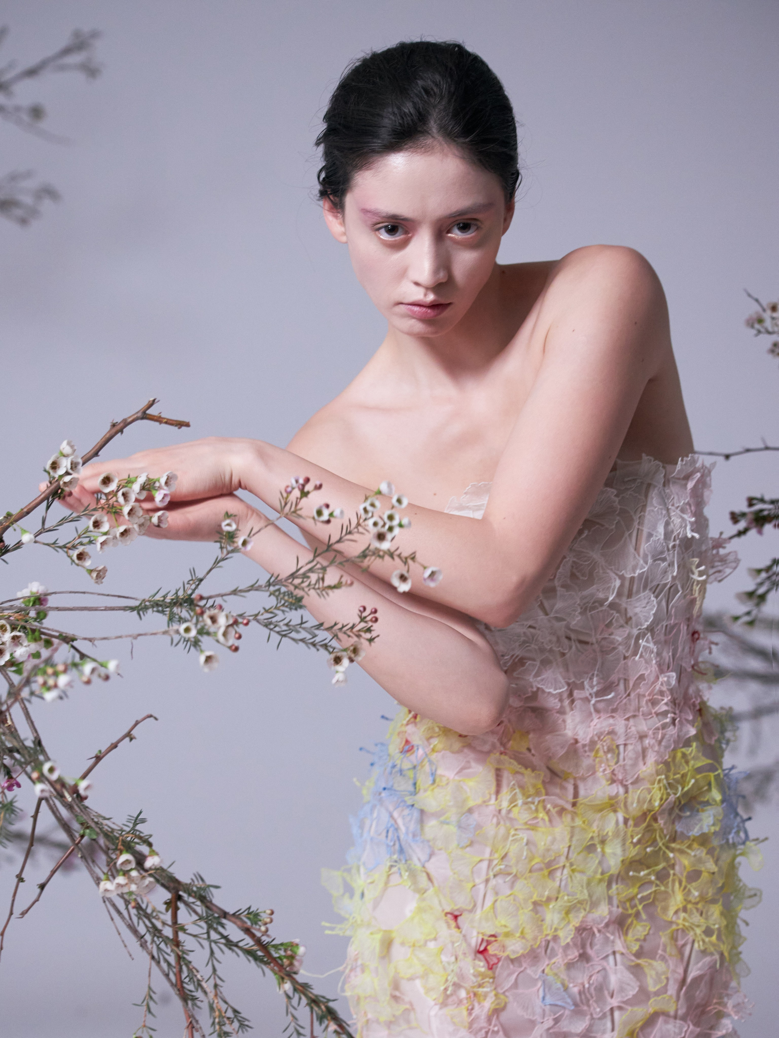 Весенняя съёмка для бренда с живыми цветами. Анна Потявина. Фотограф Москва