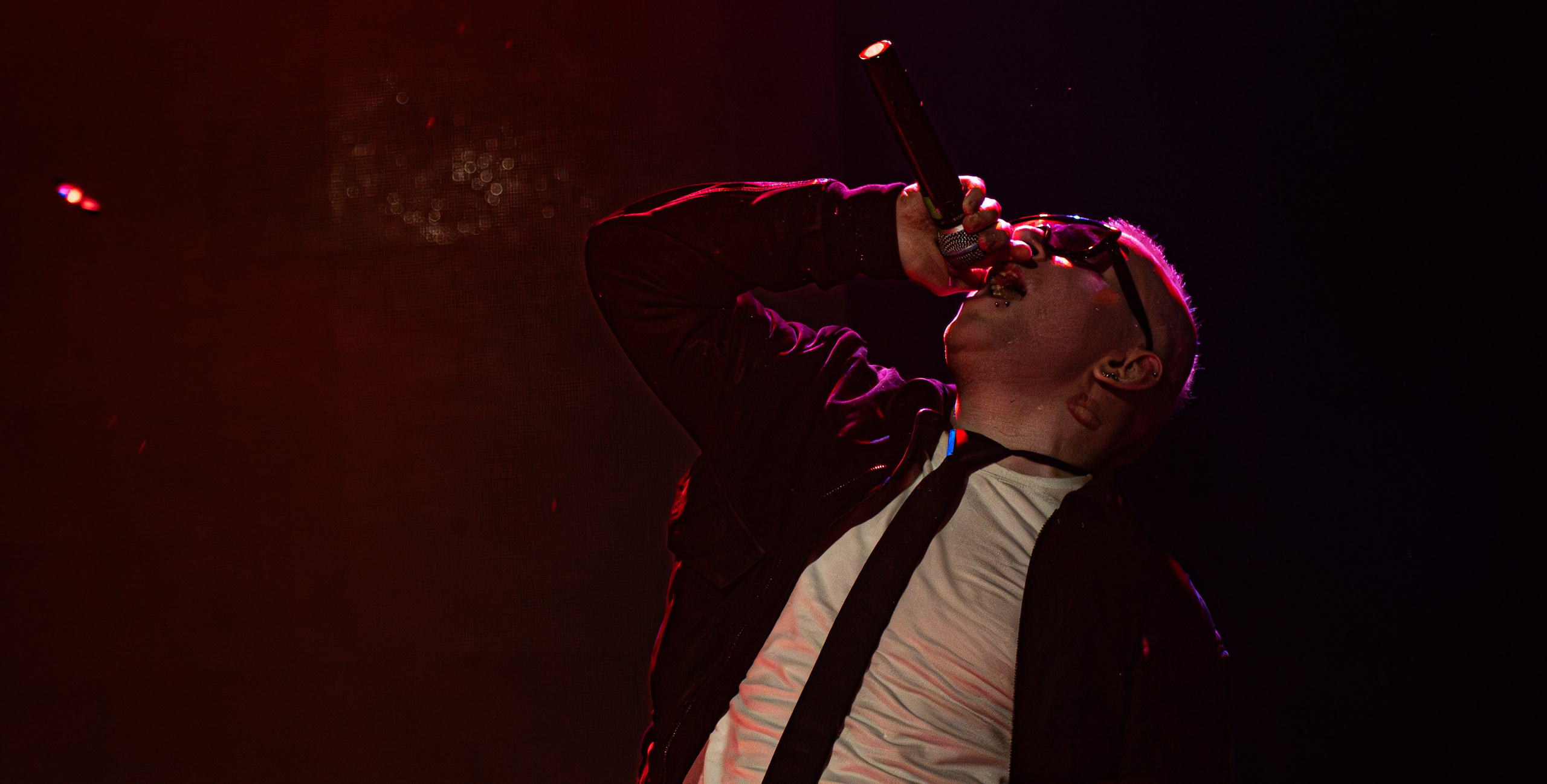 Huzzy b 29.12.2025. Коммерческий и художественный фотограф и видеограф в Москве Арсений Тургенев