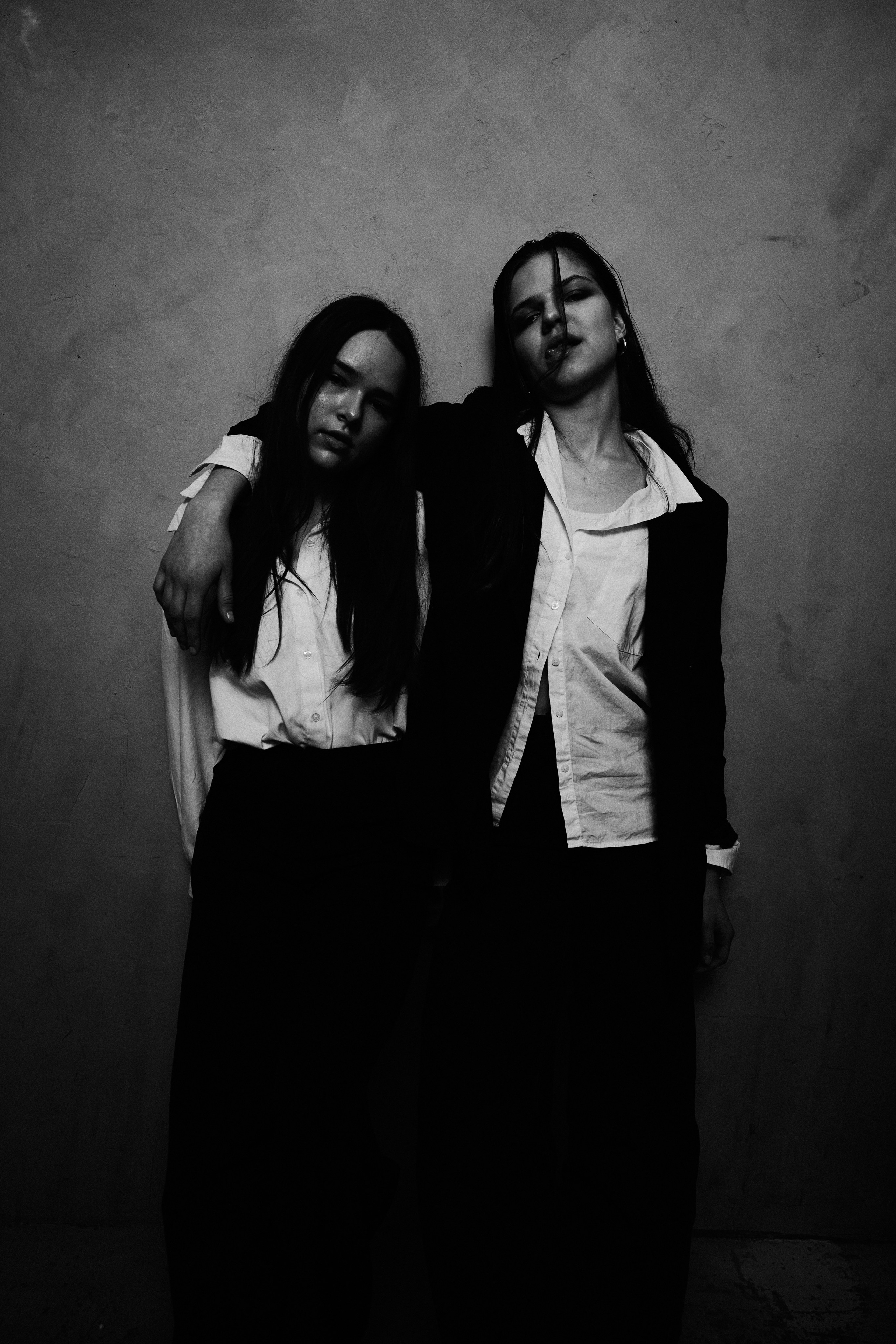 Ника и Ксюша. Репортажный фотограф мероприятий и концертов в Екатеринбурге