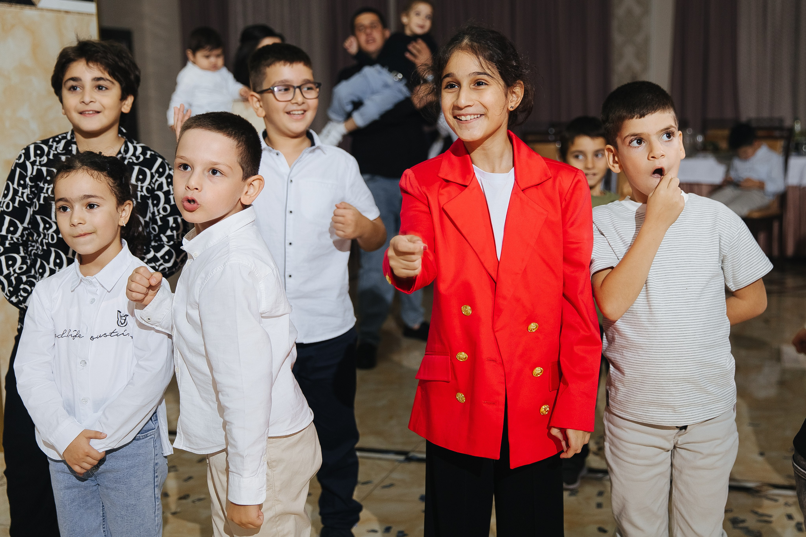 Ани и Назели. 35&5 День рождения, «Янтарь». Фотограф в Красноярске Надежда Воскресенская