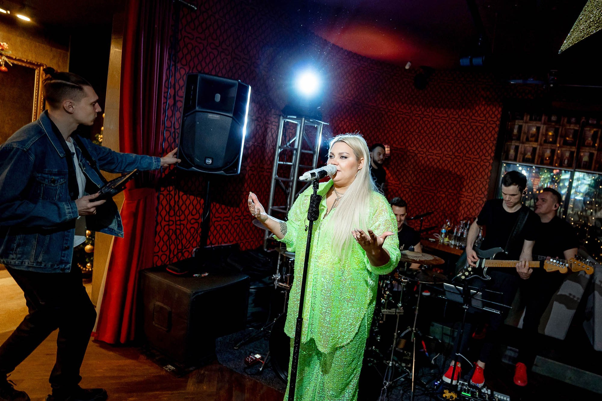 Новый год 2024 в Peoples. Сергей Кошкин. Репортажная и ивент-фотография в Сургуте