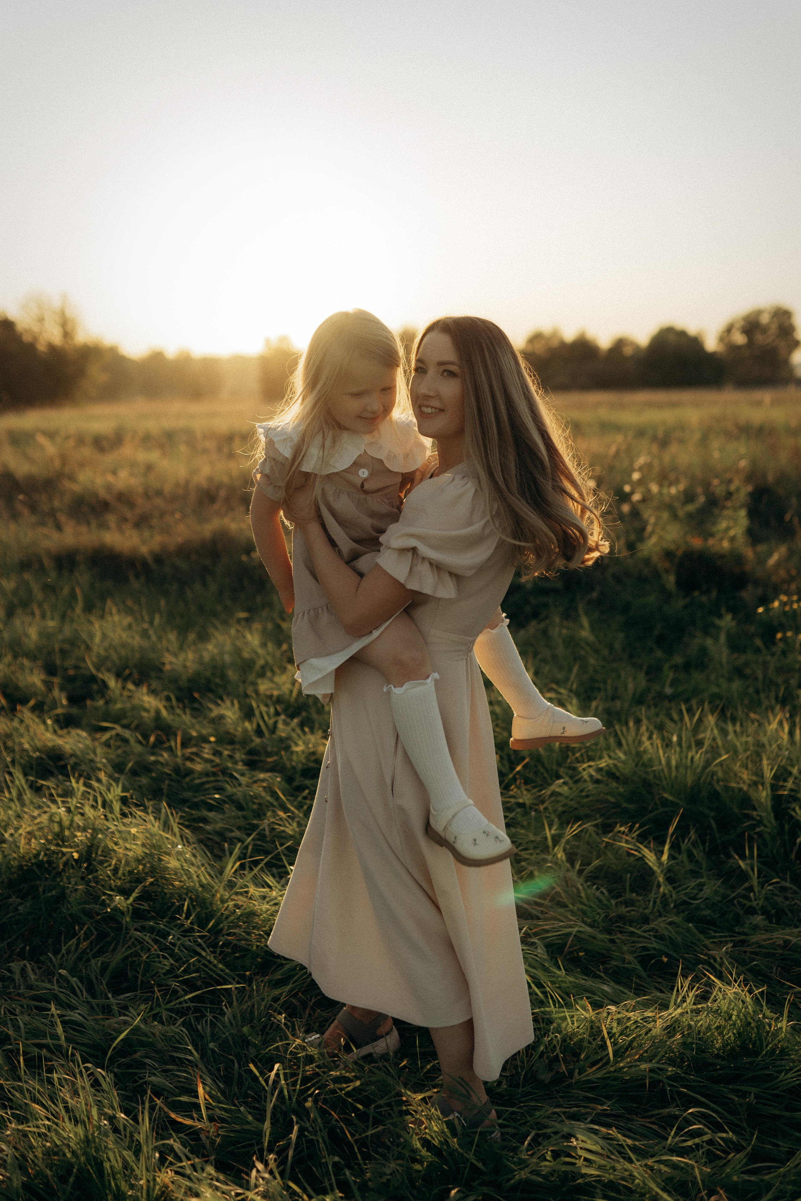 Летний вечер в поле. Семейный lifestyle фотограф в Москве Рената Рафикова