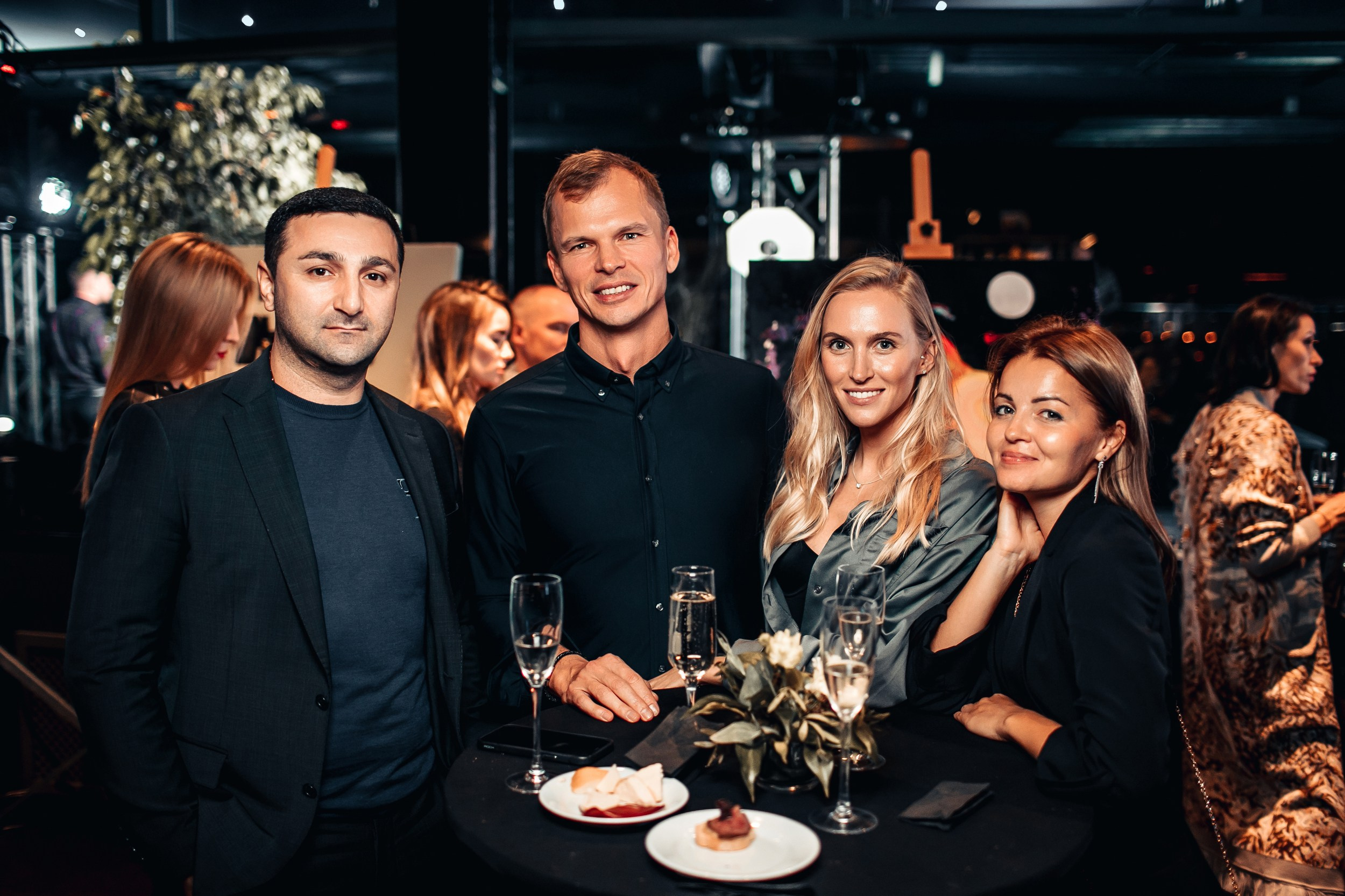 Закрытый показ дизайнера Ansel в рамках осеннего сезона…. RetroChic Фото