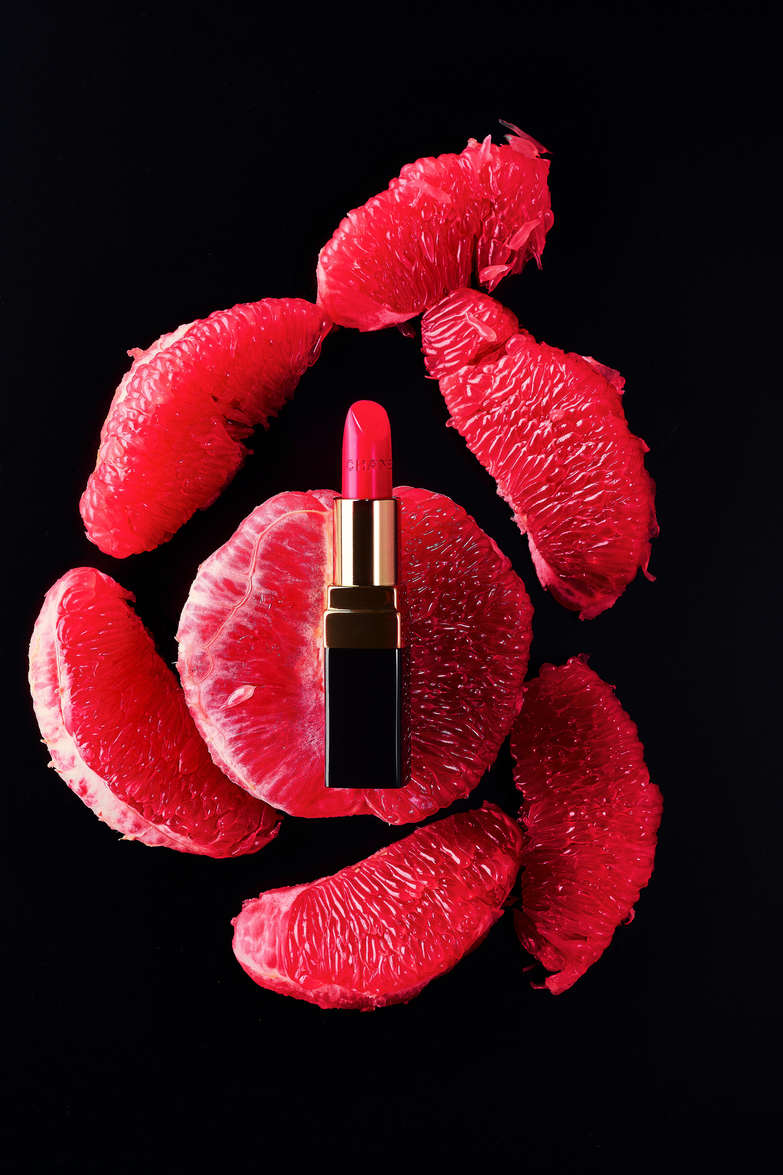 Предметная имиджевая фотосъемка губной помады. Предметный фотограф в Москве Раиса Белова