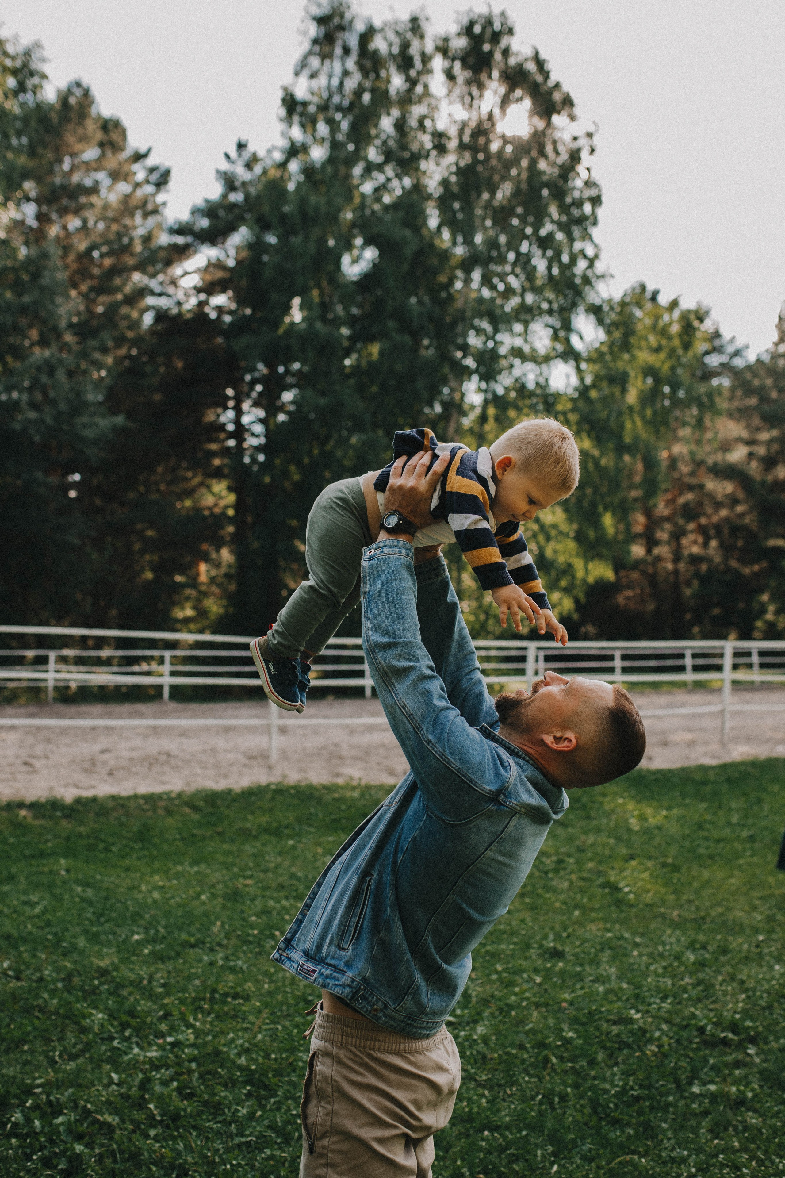 «Ма, па, поехали на лошадок смотреть!». Свадебный фотограф Новосибирск