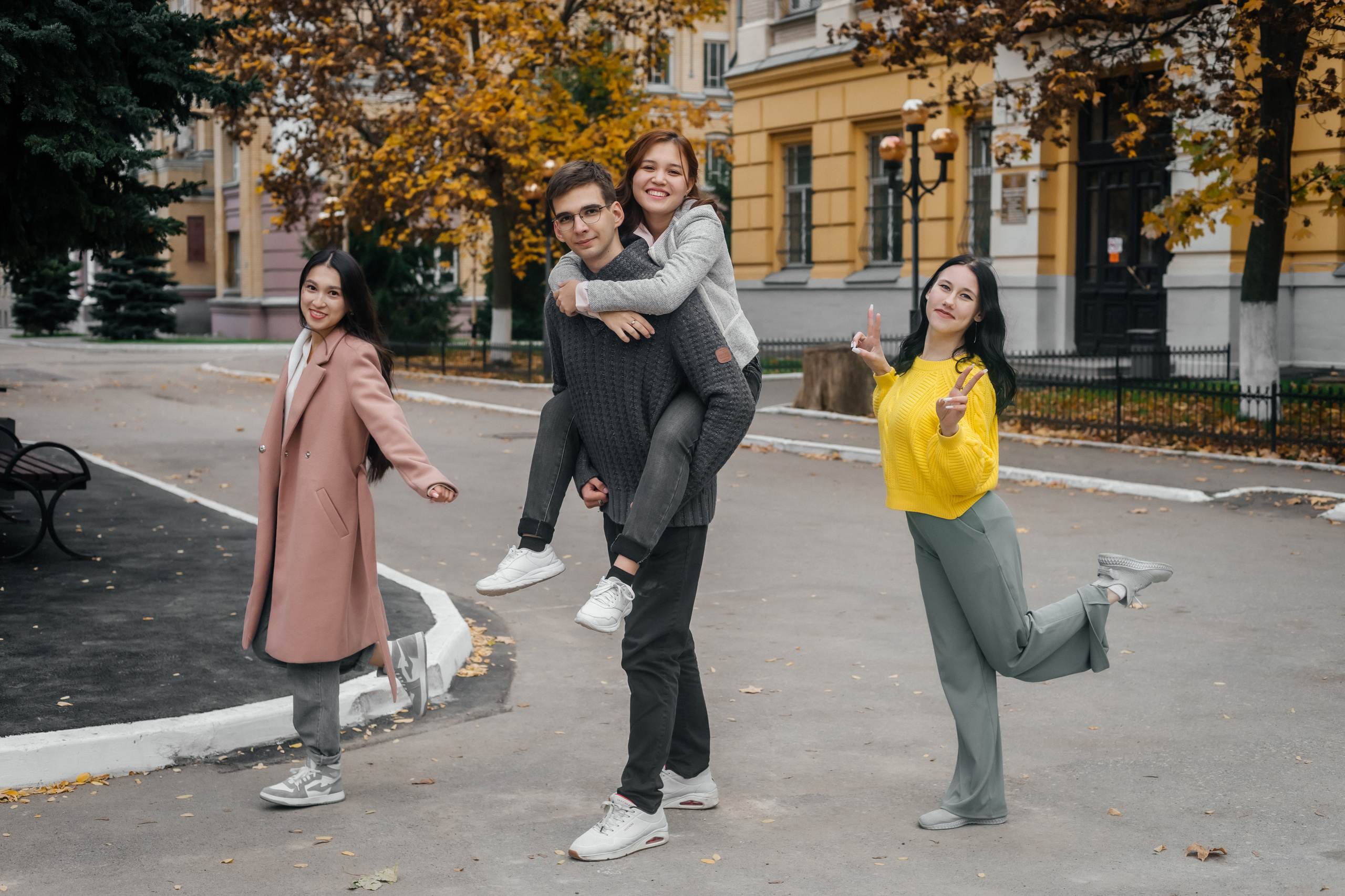 Фотосессия для альбома 11 кл лицей. Ольга Плаксина фотограф в Саратове