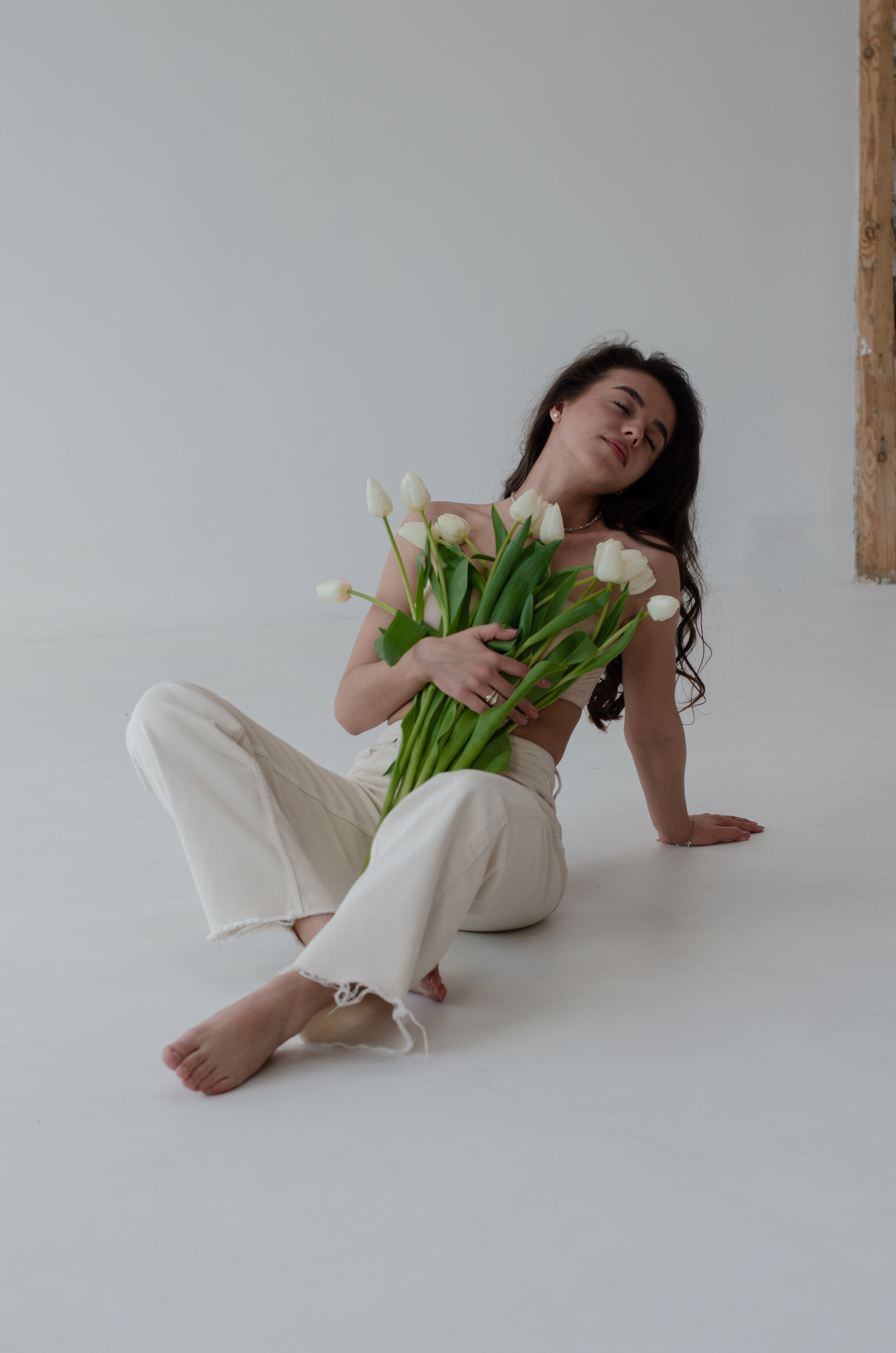 Евгения, тюльпаны. Фотограф Челябинск Ирина Ермоленко