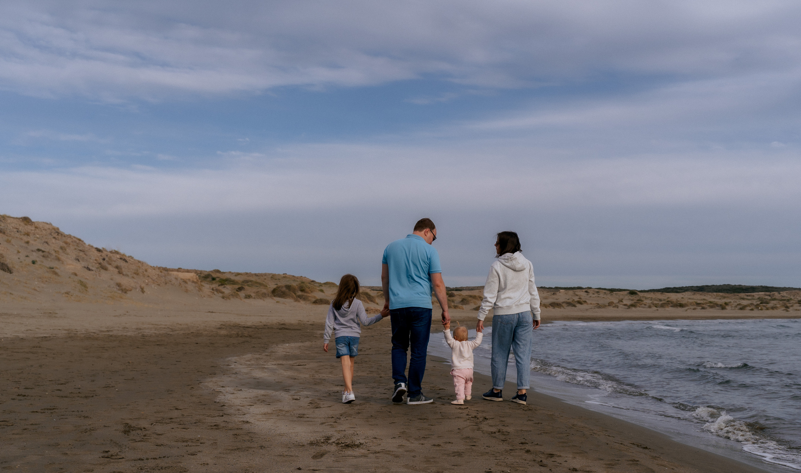 Стас, Аня, Вика и Лера. Семейная фотосессия для большой семьи. Свадебный и семейный фотограф Ирина Чернова
