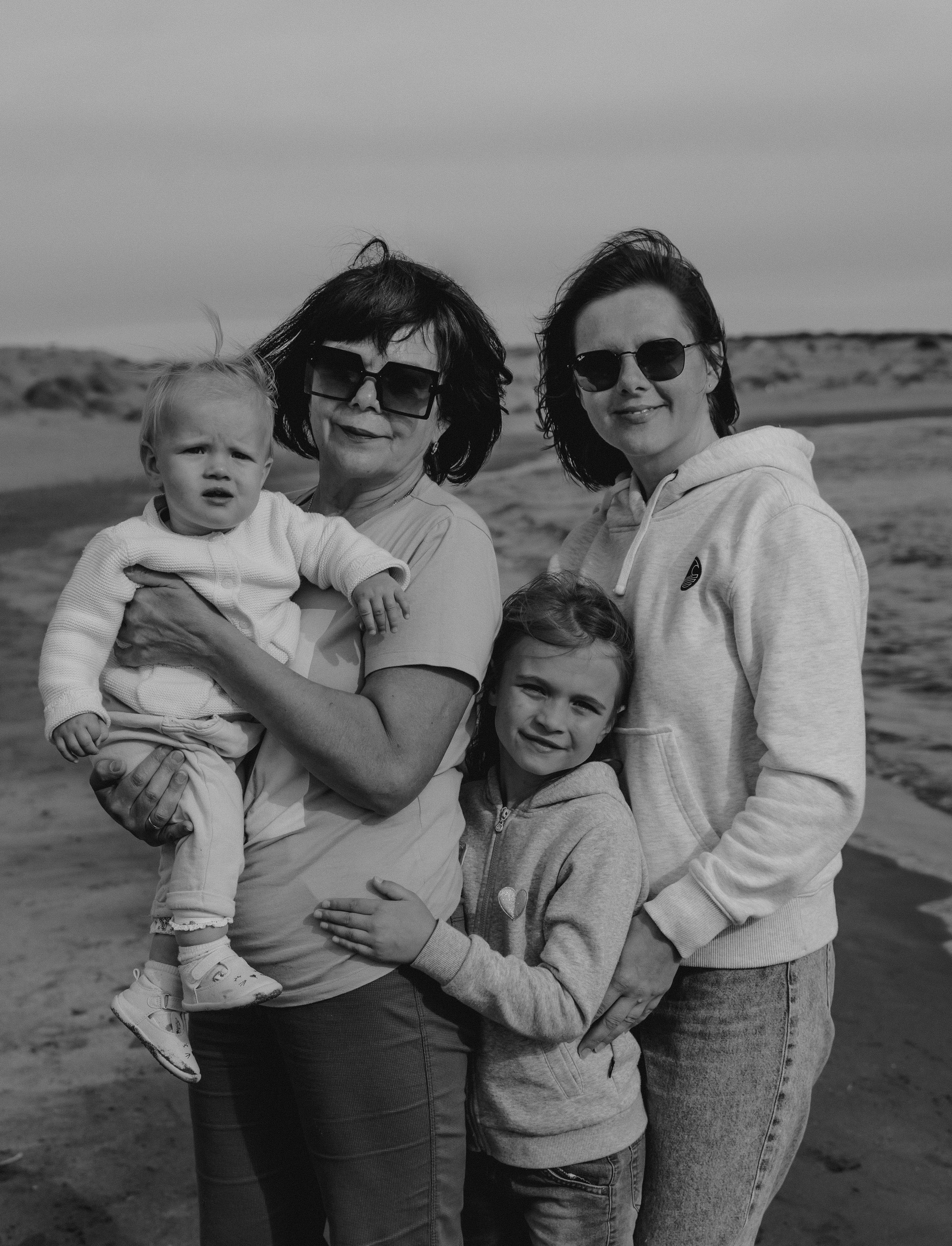 Стас, Аня, Вика и Лера. Семейная фотосессия для большой семьи. Свадебный и семейный фотограф Ирина Чернова