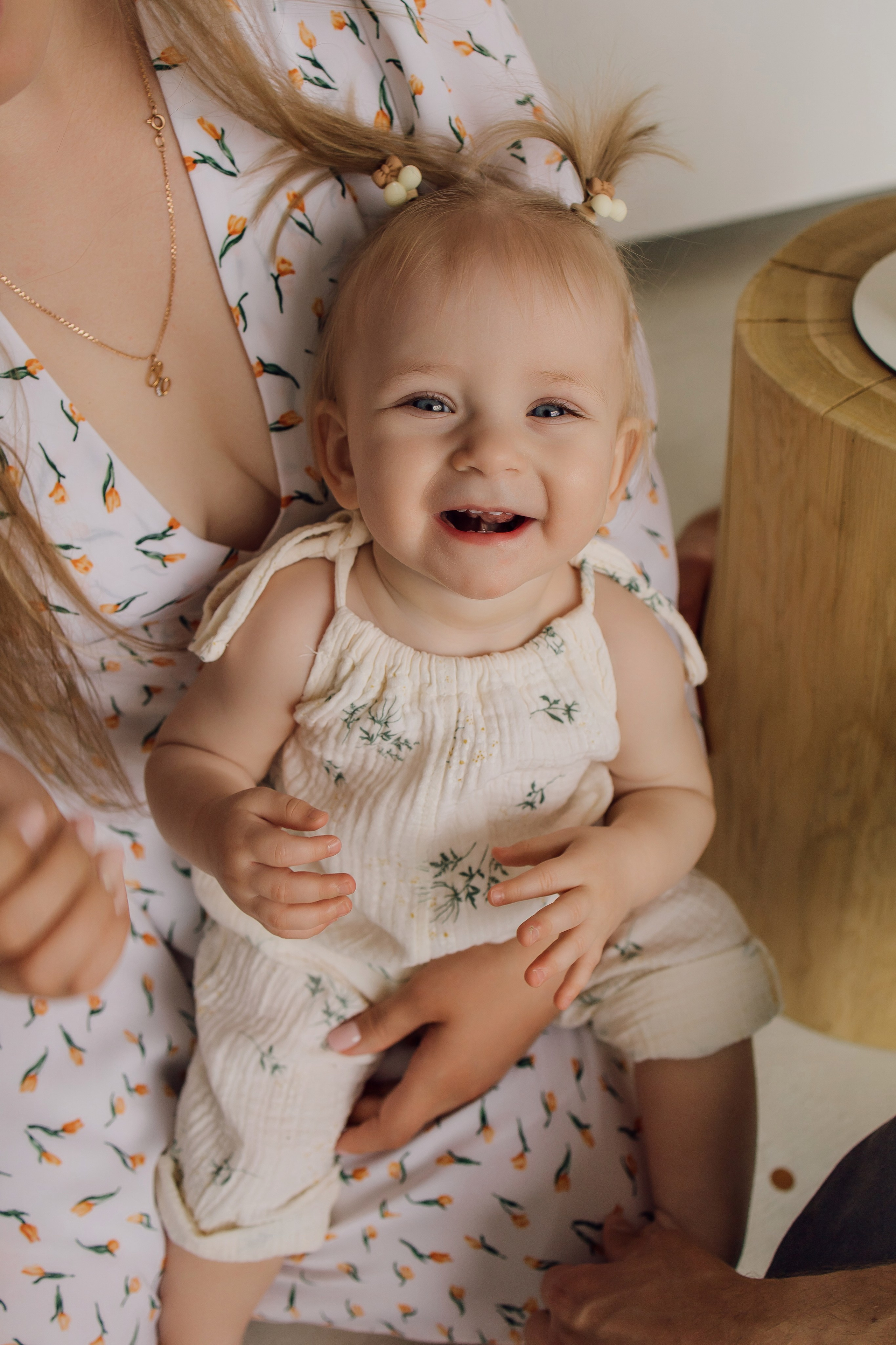 МАлышка Анечка с мамой и папой