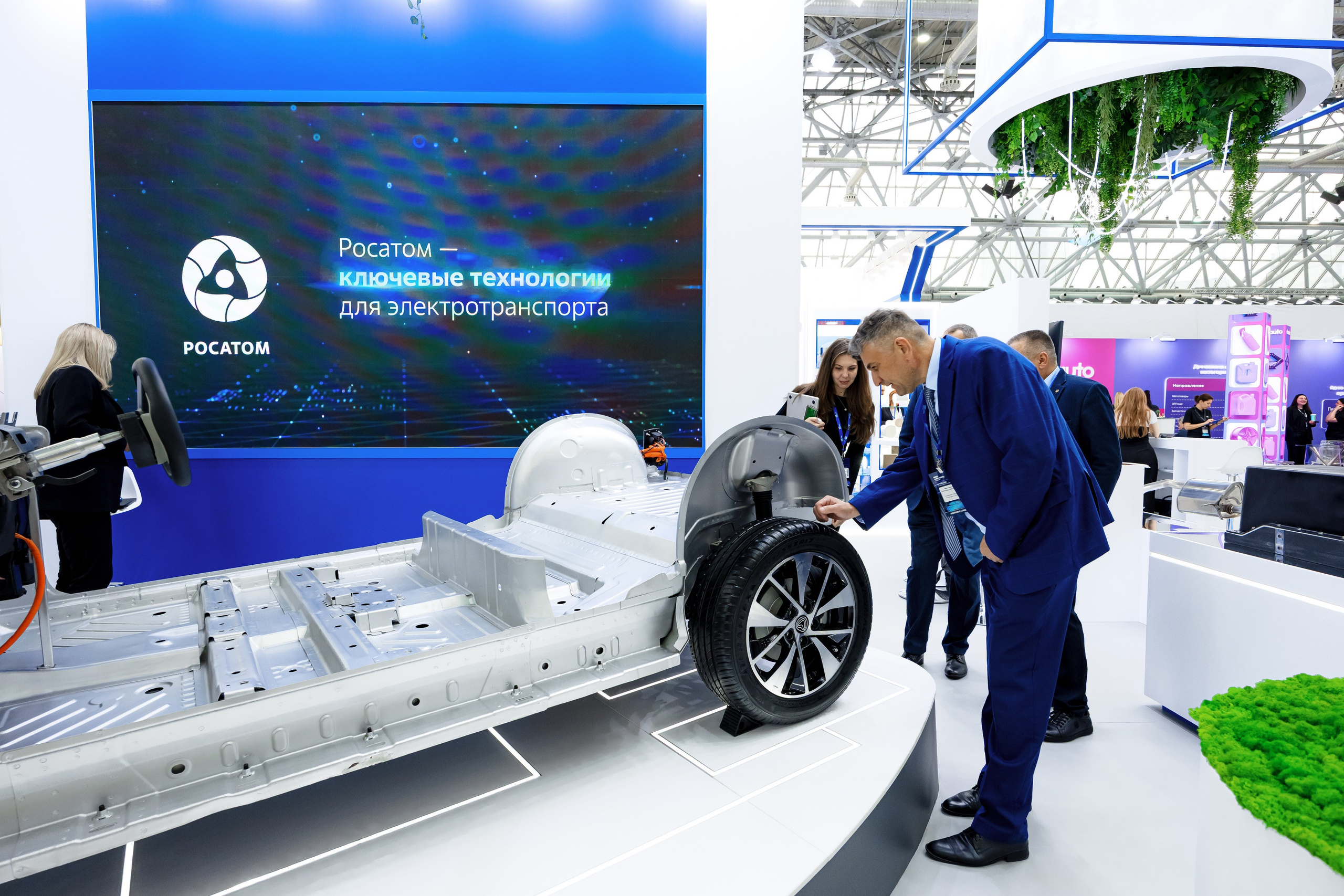 Выставочная фотосъемка компании «Росатом» mims automobility moscow 2025. Репортажный фотограф Семён Борисов | Москва