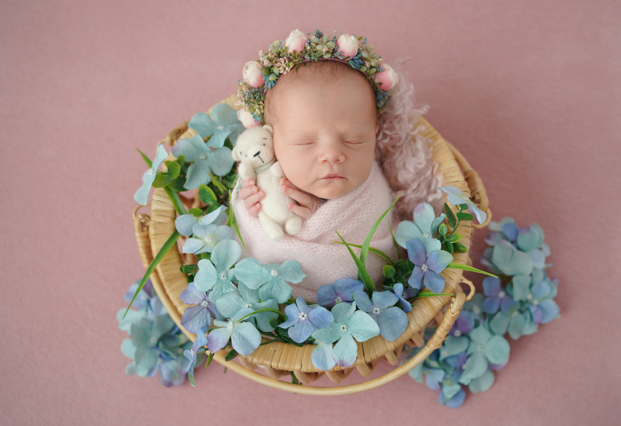 Кокон. Детский фотограф и фотограф новорожденных в Калининград Оксана Иваний
