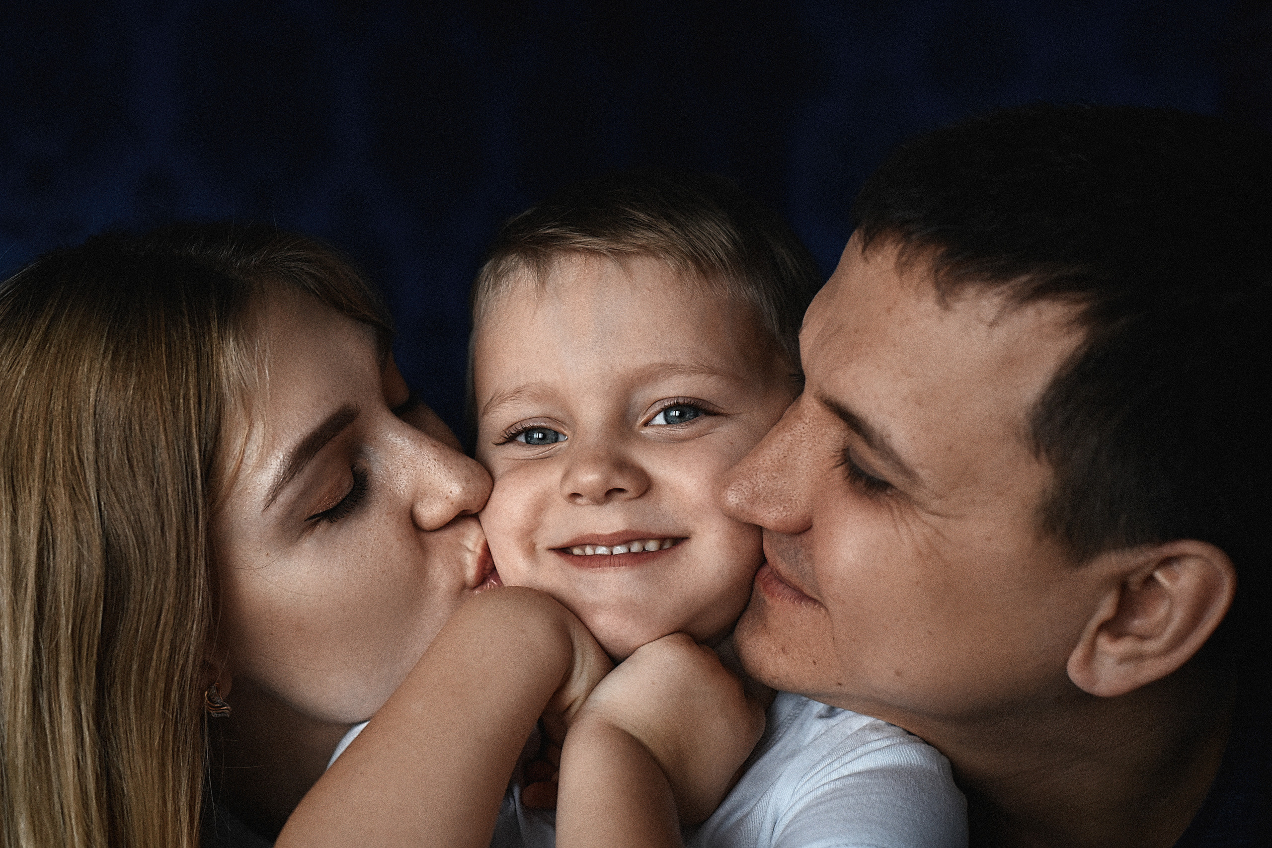 Уютные съемки для малышей у Вас дома. Семейный, детский фотограф, домашняясъемка в г. Оренбурге