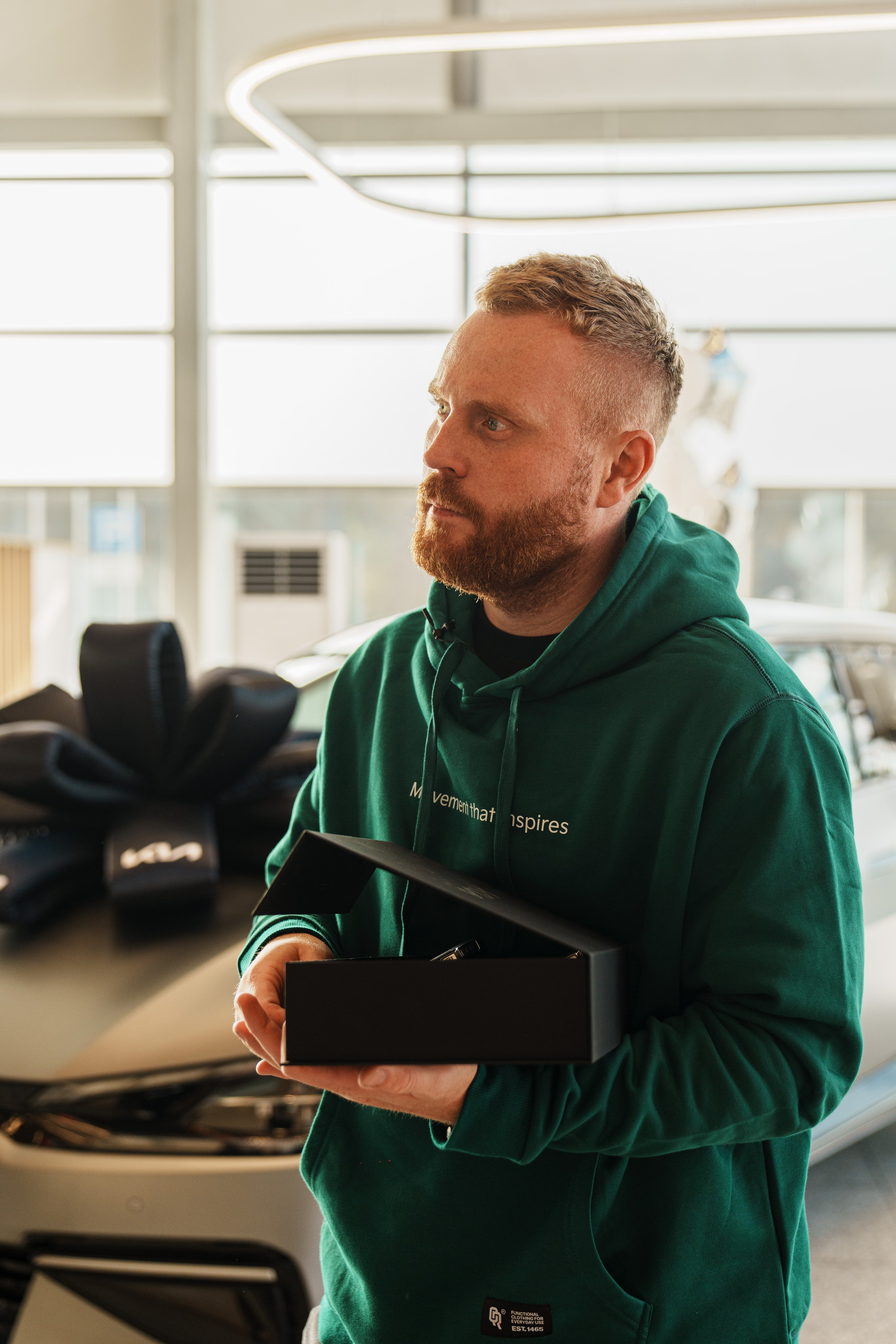 Kia EV6 Вручение Евгений Чебаткову. Фотограф TAULAN_1