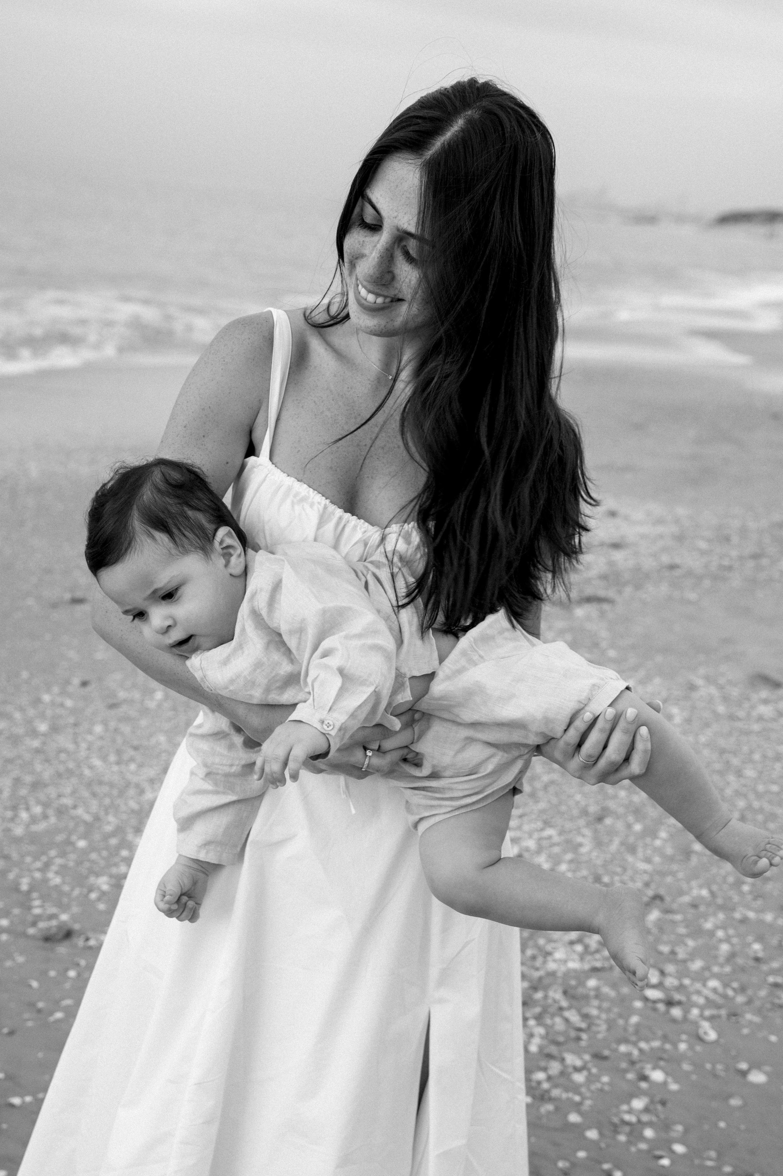 First year family photos near the sea. Главная