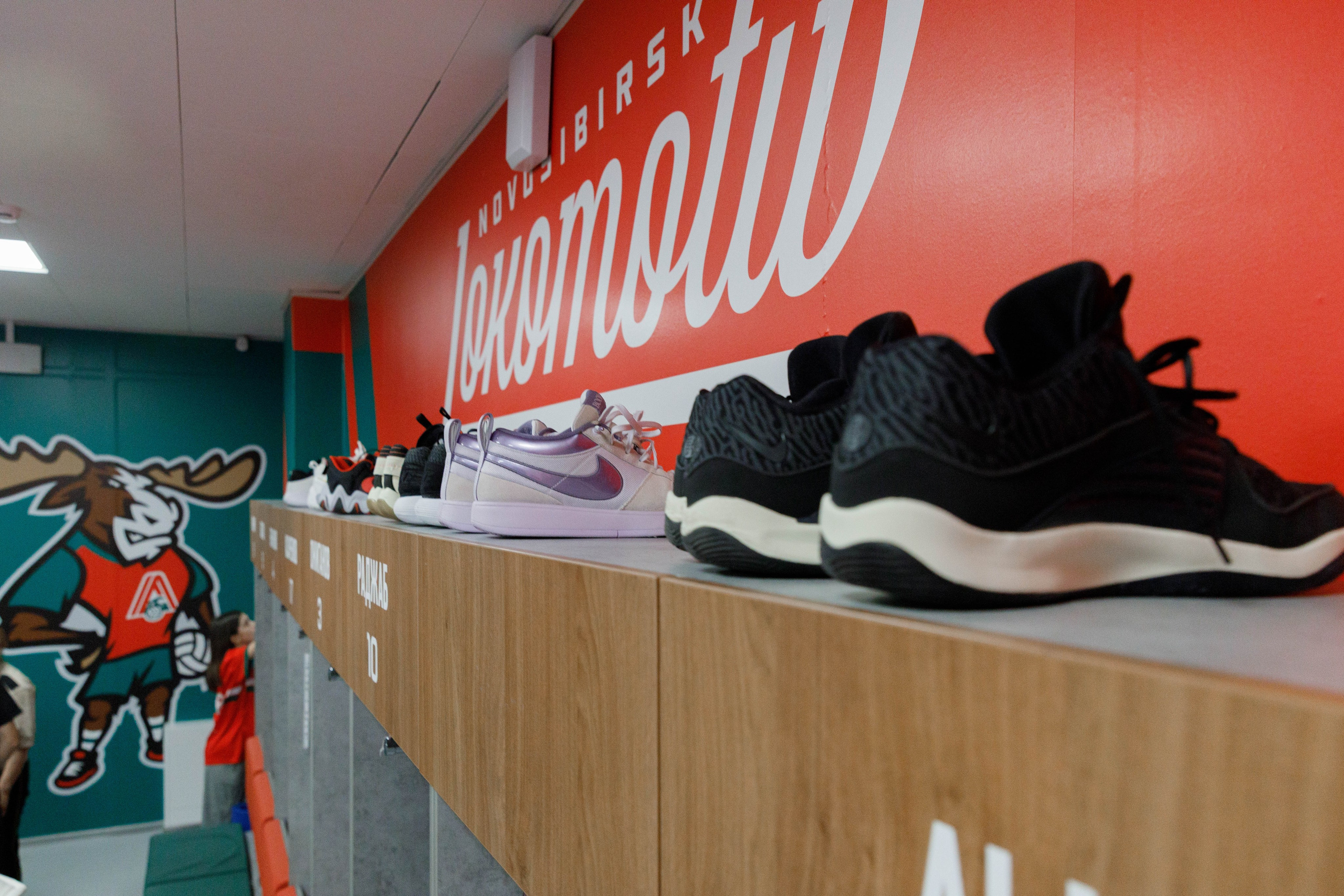 ВК «Локомотив». Экскурсия для фанатов клуба. Репортажный фотограф в Новосибирске Алена Помазунова