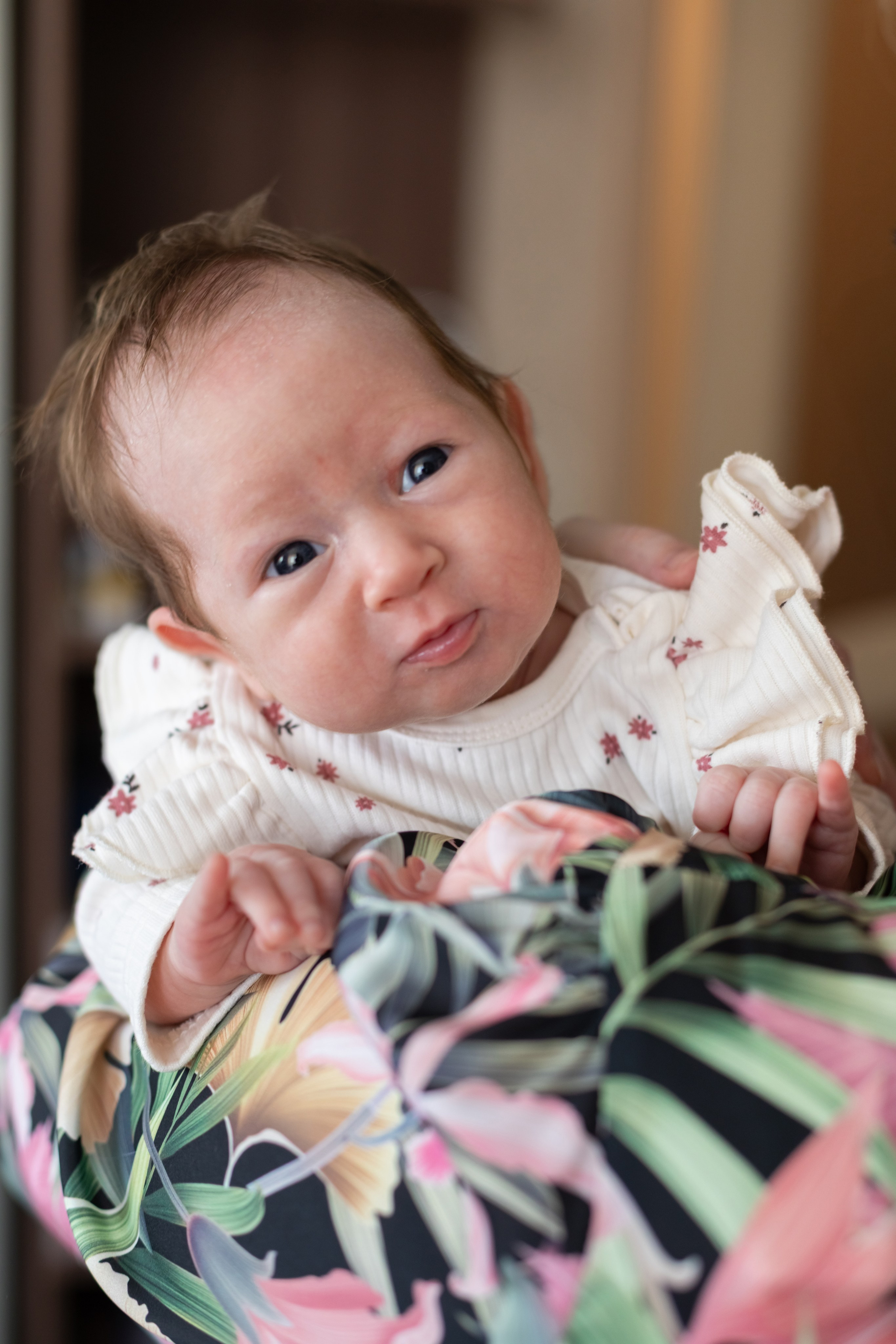 Домашняя съемка новорожденных Москва. Фотосъемка выписки из роддома в Москве, заказать фотографа на выписку ньюборн съемка в роддоме newborn фотограф в Юдино