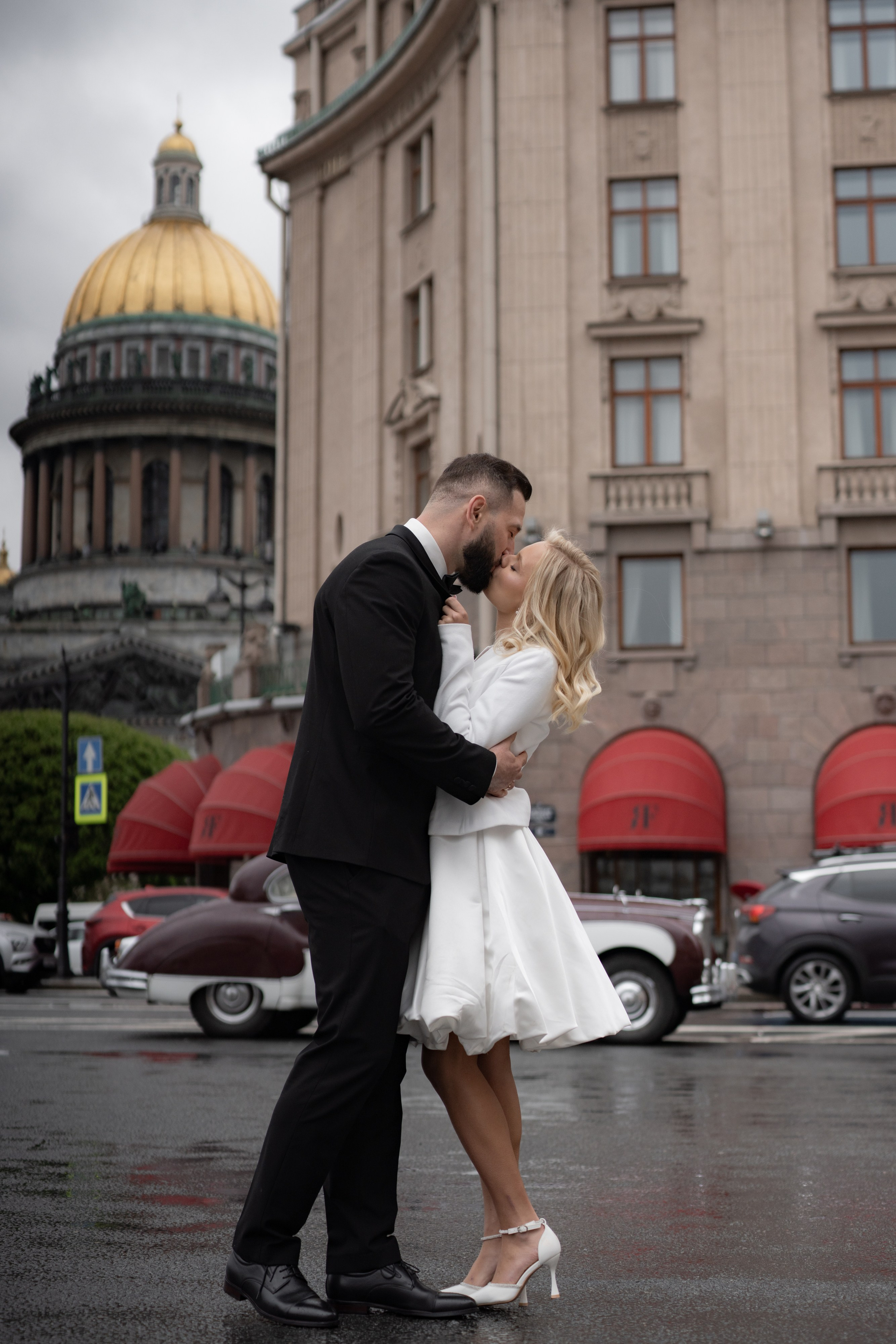 Свадебная серия с ретро автомобилем