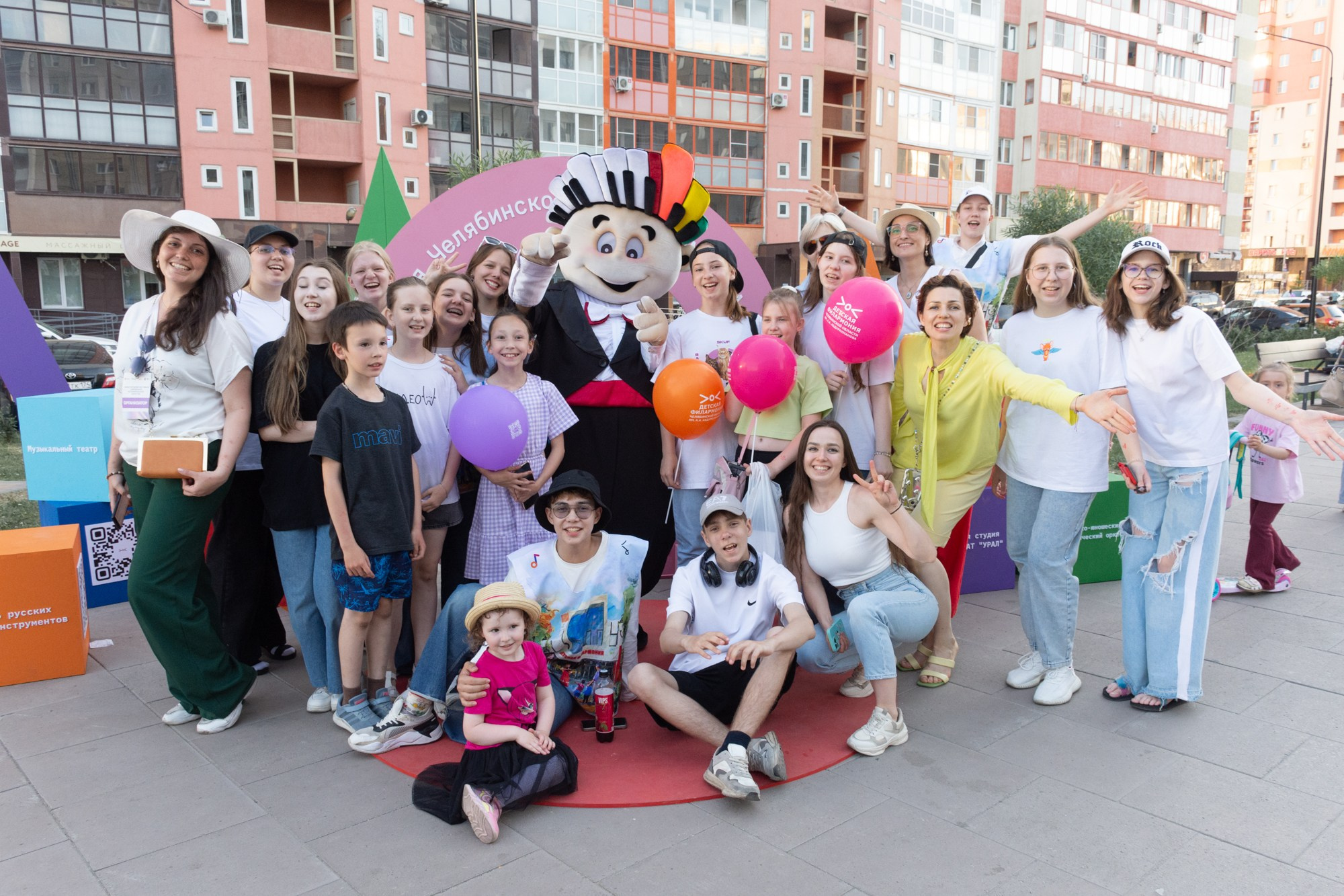 Фестиваль современного исполнительского искусства (Сквер Академ Риверсайд). Фотограф Максим Буряк