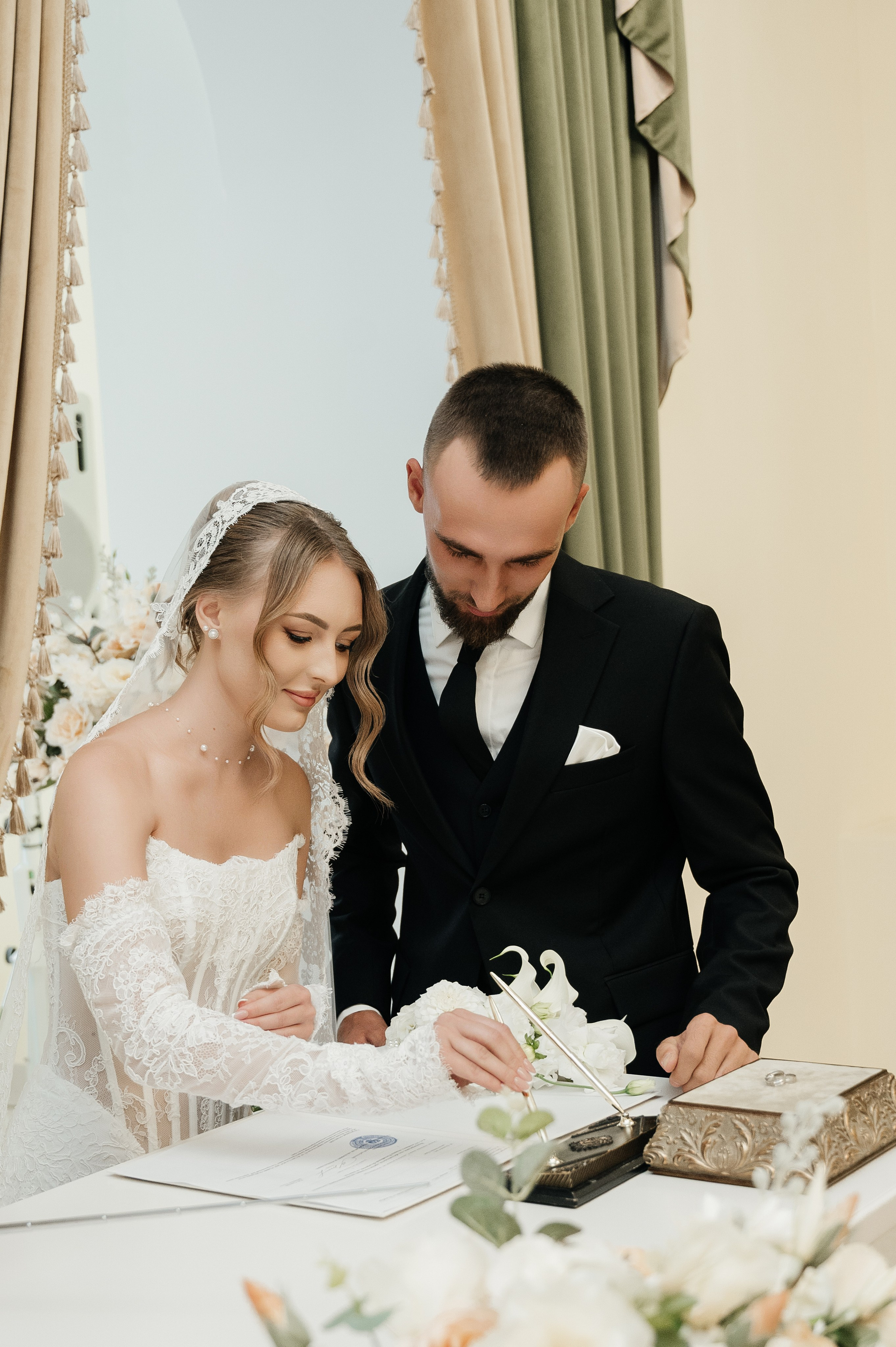 Виктор и Валерия (загс). Свадебный и семейный фотограф в Краснодаре Алина Мельник