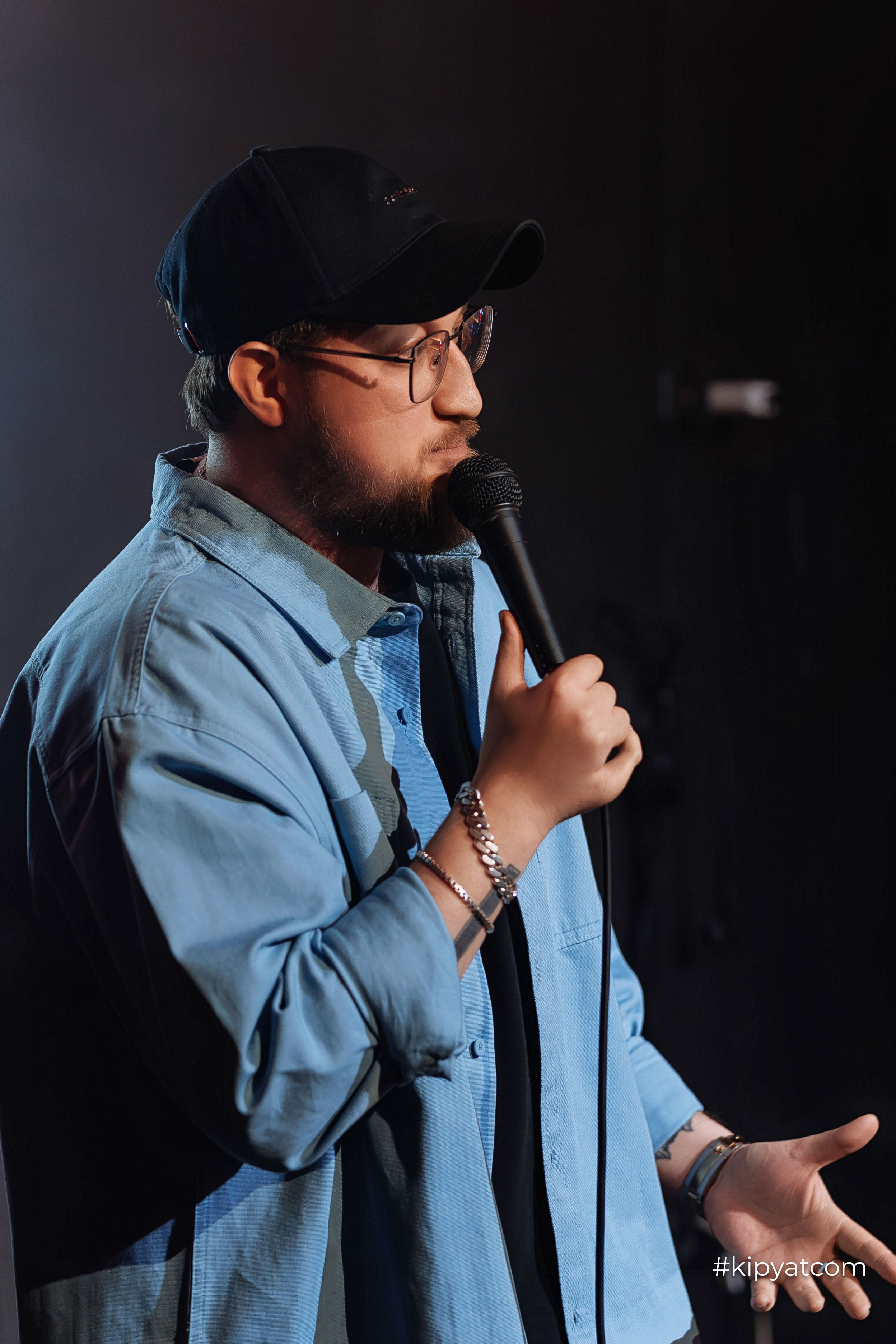 Сольный стендап концерт Александра Меркуль