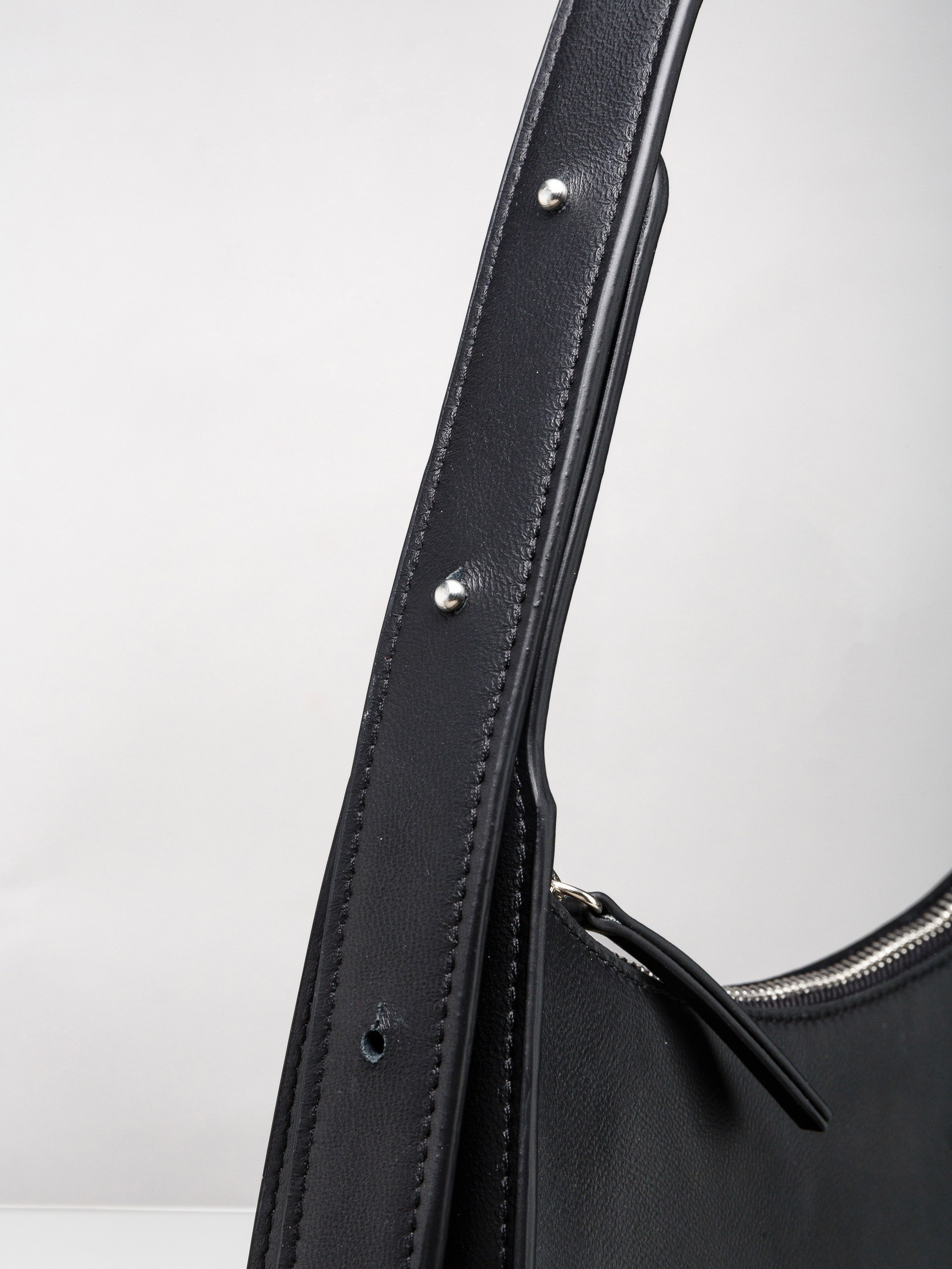 Фотосъёмка сумок и кошельков для маркетплейсов. Профессиональный фотограф в Санкт-Петербурге. Сергей Пушкин