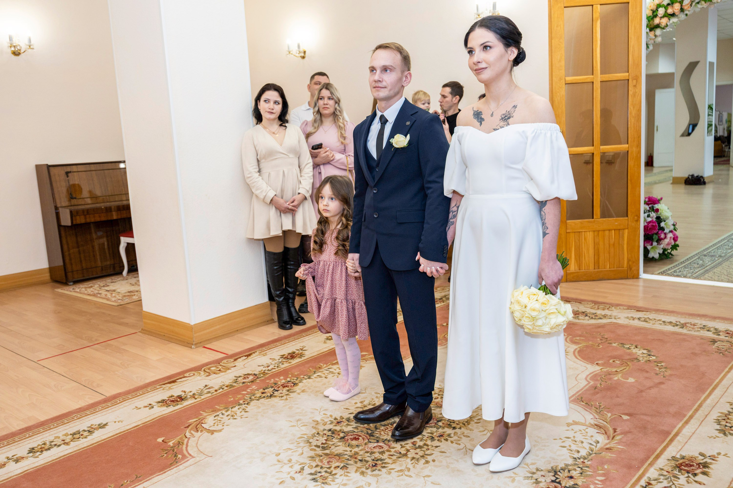 Свадьба, роспись в ЗАГСе, венчание, крещение, выписка из роддома — фотосъёмка. Визуальная упаковка брендов и проектов через фото и видеопроизводство