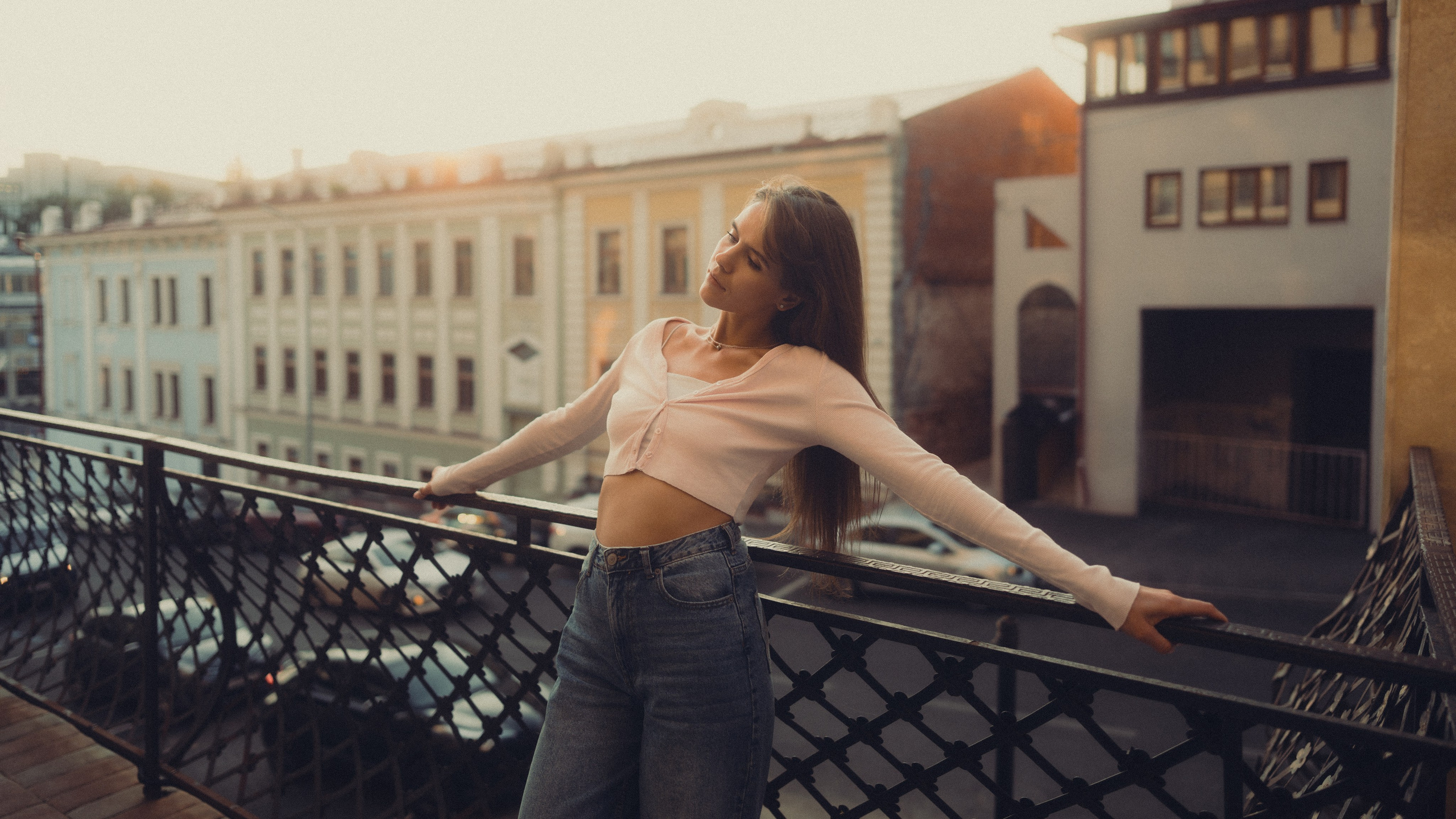 Женская уличная фотосессия в стиле стрит