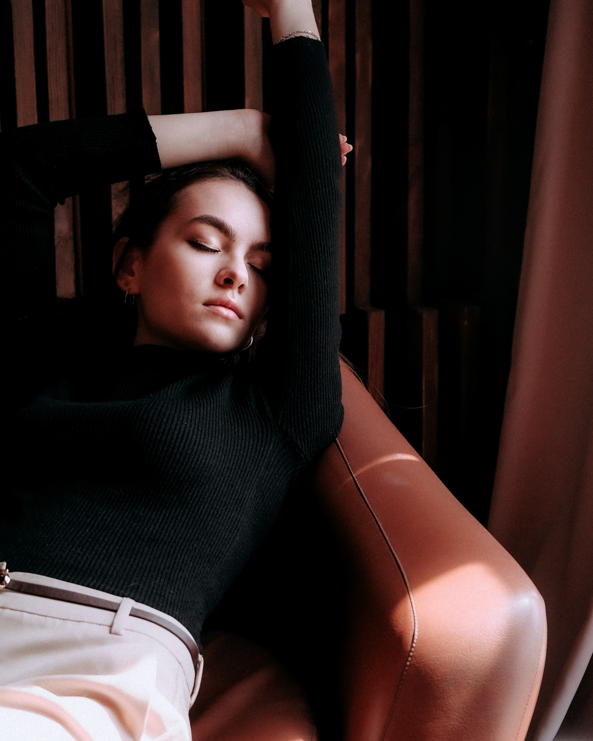 Софа. Ищем потаённое. Портретный и предметный фотограф в Санкт-Петербурге