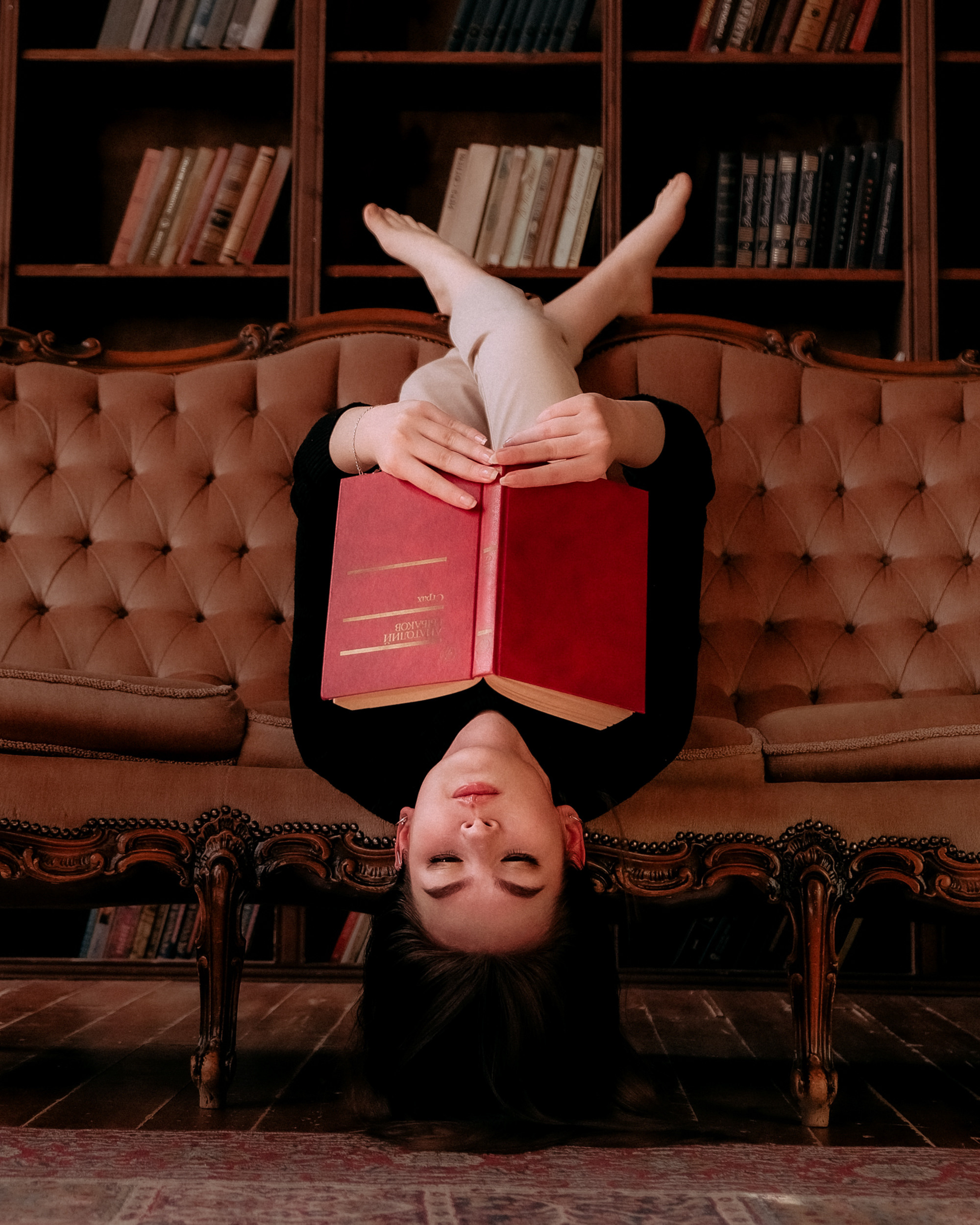 Софа. Ищем потаённое. Портретный и предметный фотограф в Санкт-Петербурге