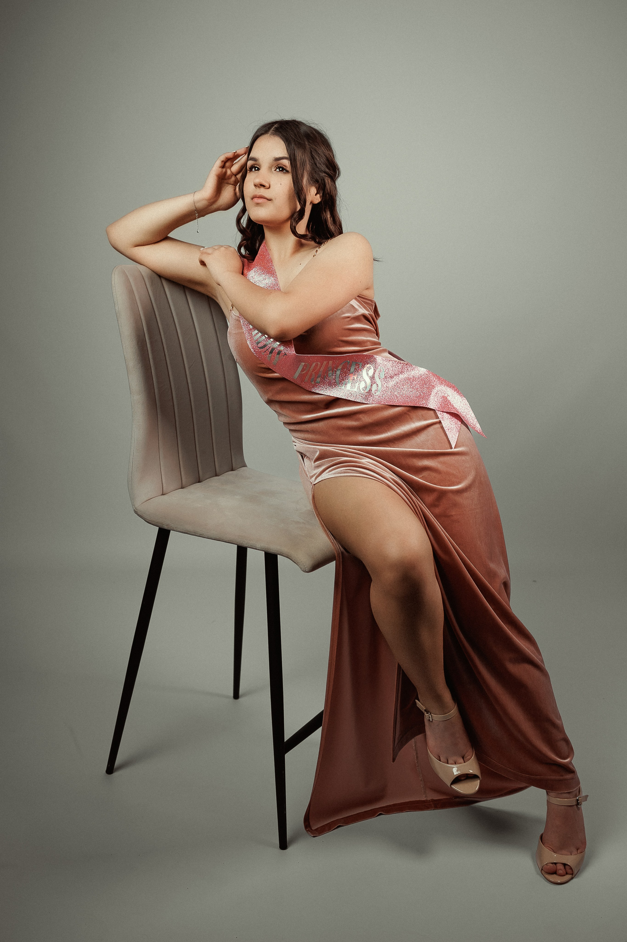 Подростковая фотосессия к дню рождения. Детский семейный фотограф в Абинске