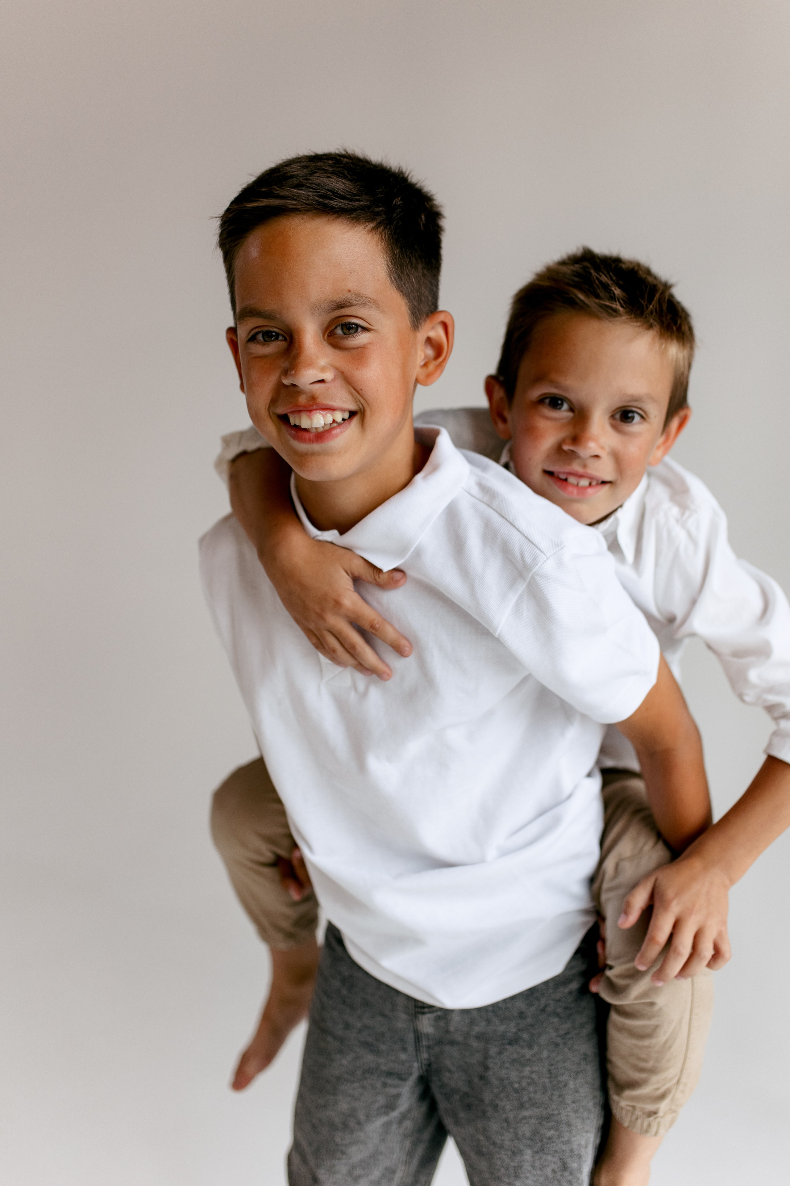 На белом фоне. Свадебный и семейный фотограф в Туле и области Маша Костина