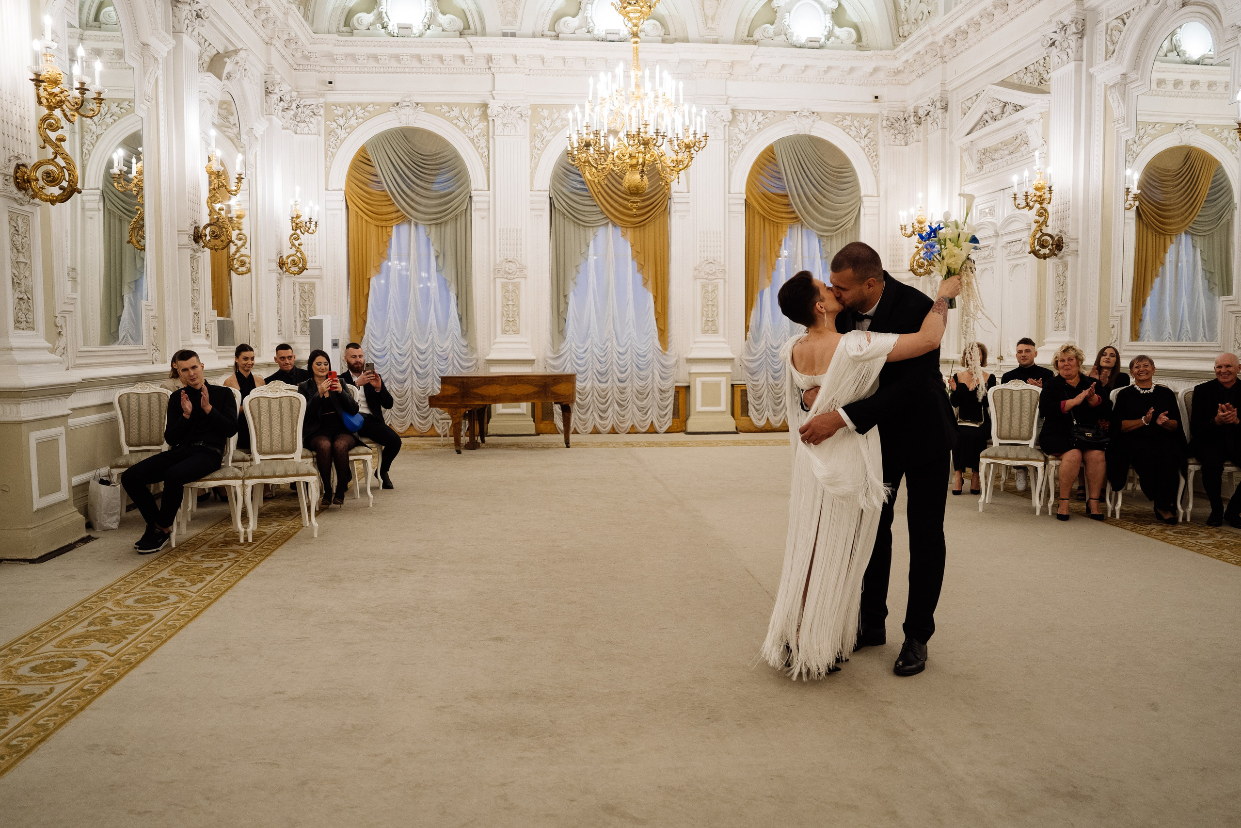 Свадьба в сошиал клабе. Свадебный фотограф организатор в Санкт-Петербурге Ассоль Опарина