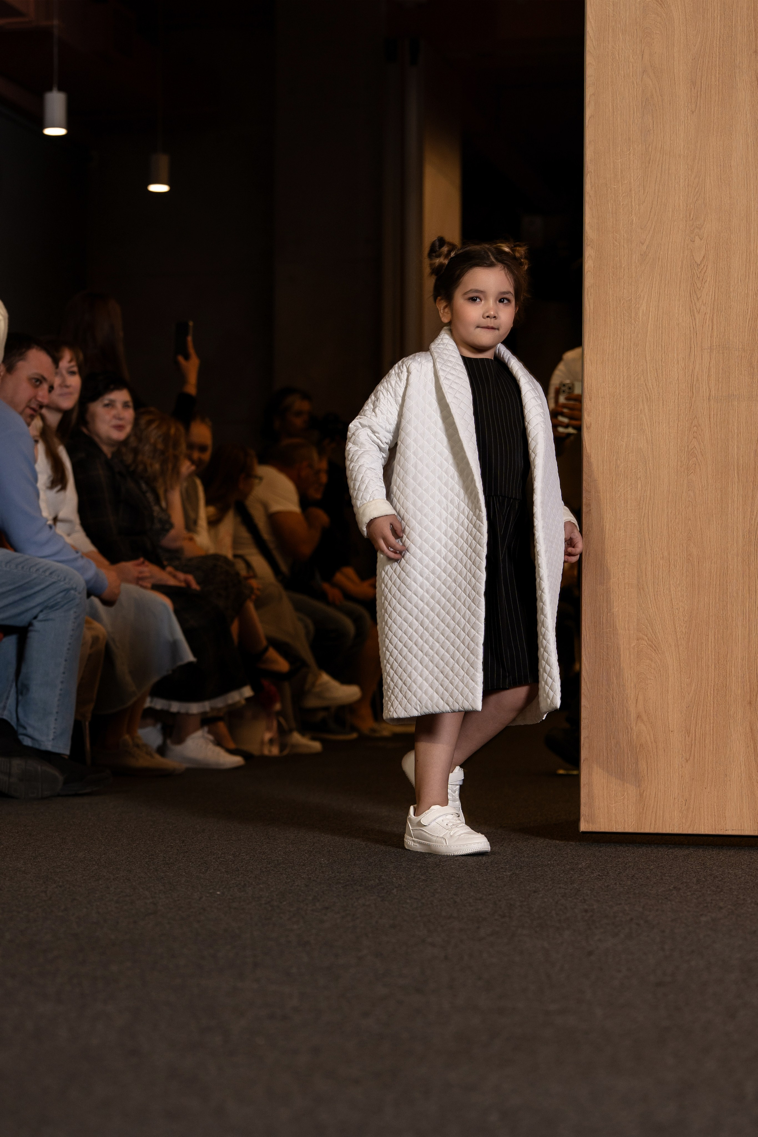 Brand Mila_R. Сайт Алматинского НЮ АРТ, будуар и фэшн фотографа Дениса Карпенко