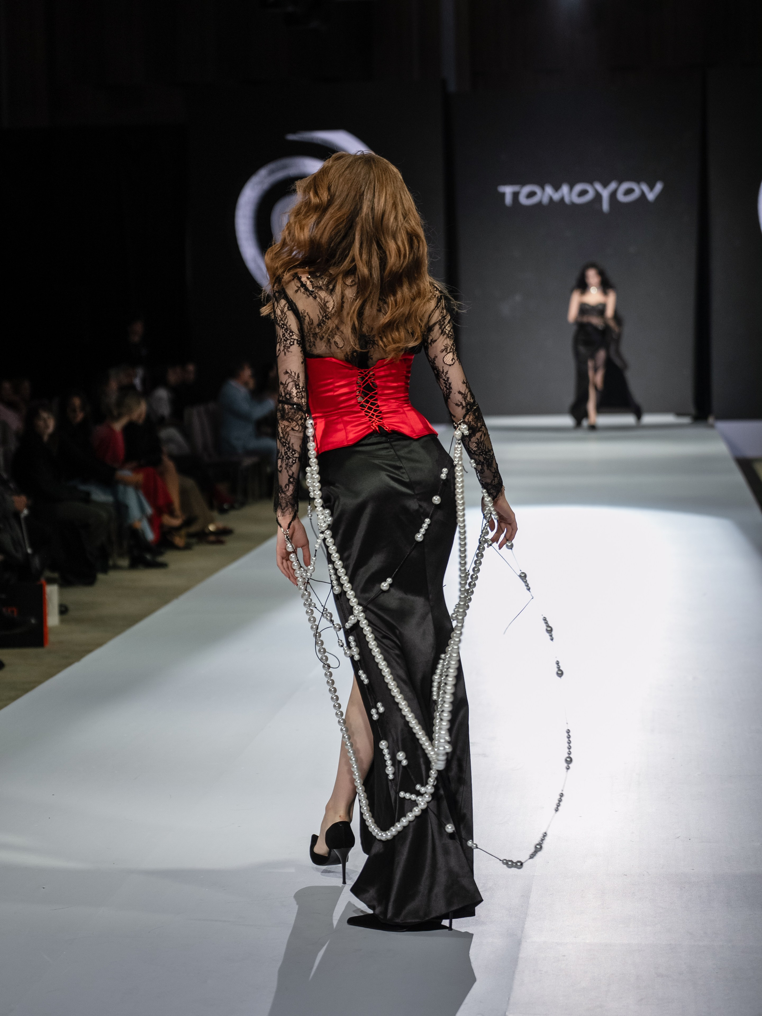 Eurasia Fashion Week Tomoyov. Сайт Алматинского НЮ АРТ, будуар и фэшн фотографа Дениса Карпенко