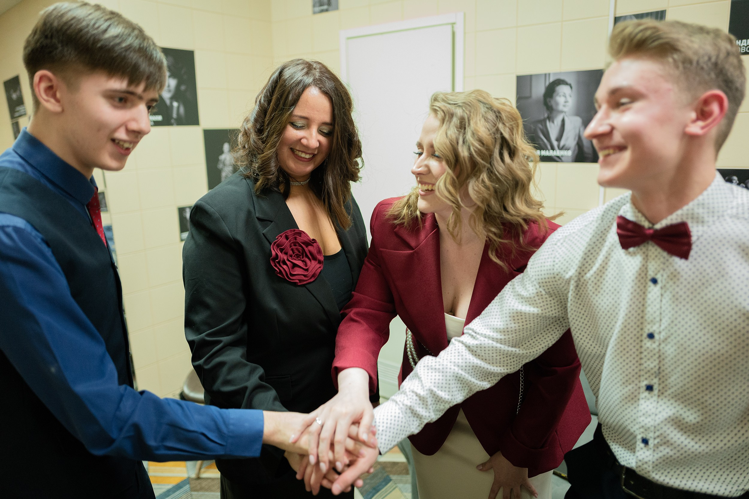 Выступление YOLO band в арт кафе. Фотограф Тюмень