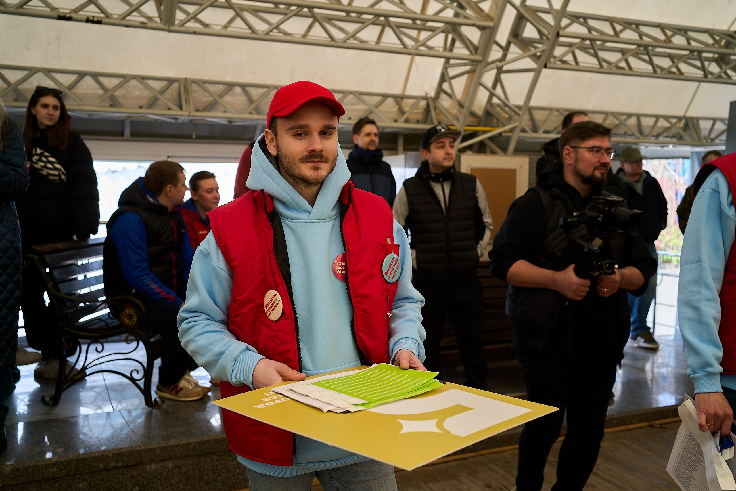 Субботник у Управления делами Мэра и Правительства Москвы. Фотограф и Видеограф в Москве. Олег Корушев